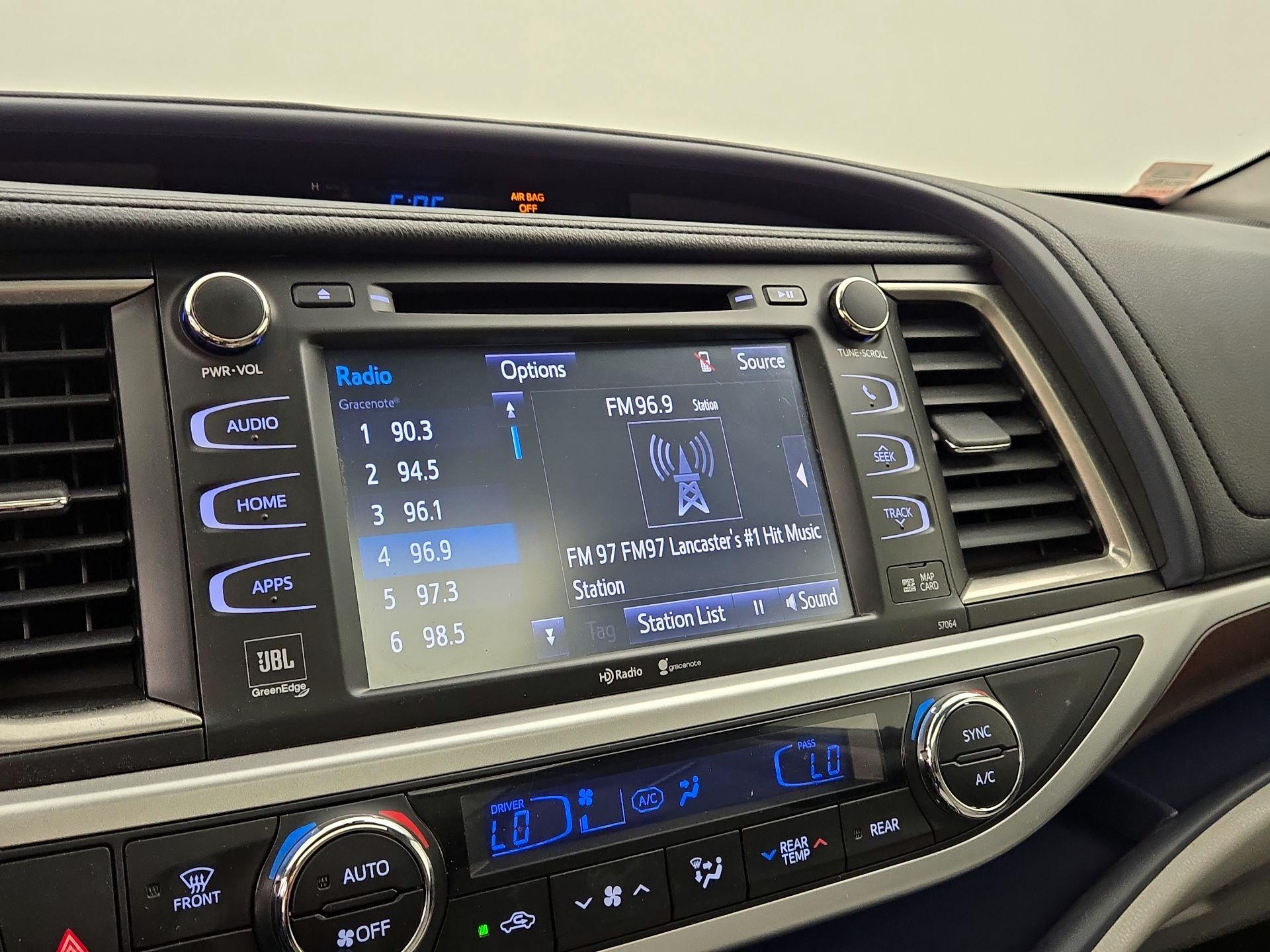 Thumbnail: 2015 Toyota Highlander - 16