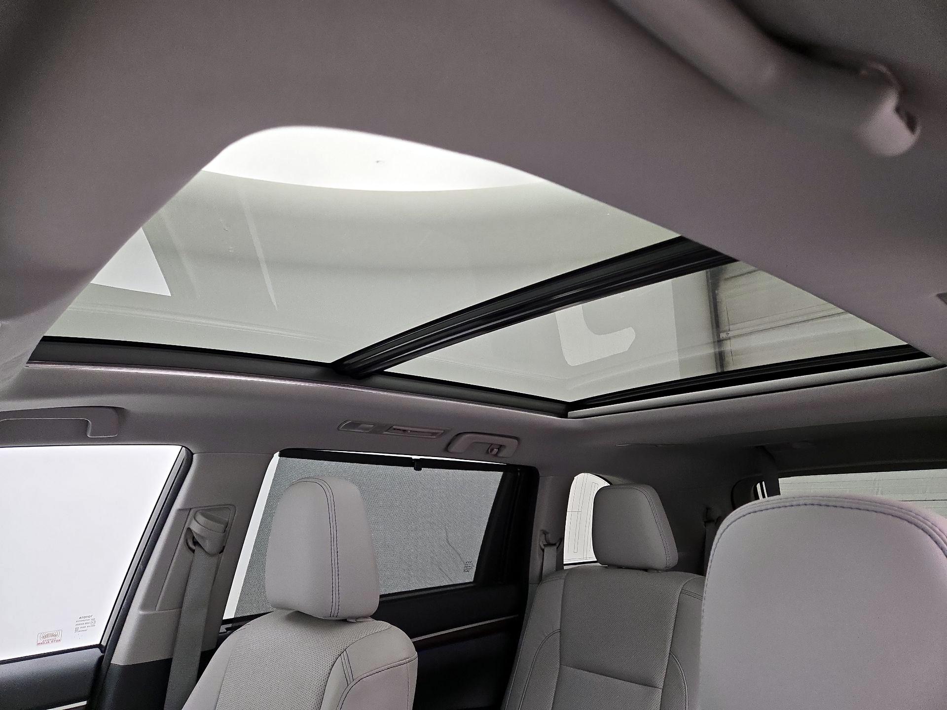 Thumbnail: 2015 Toyota Highlander - 20
