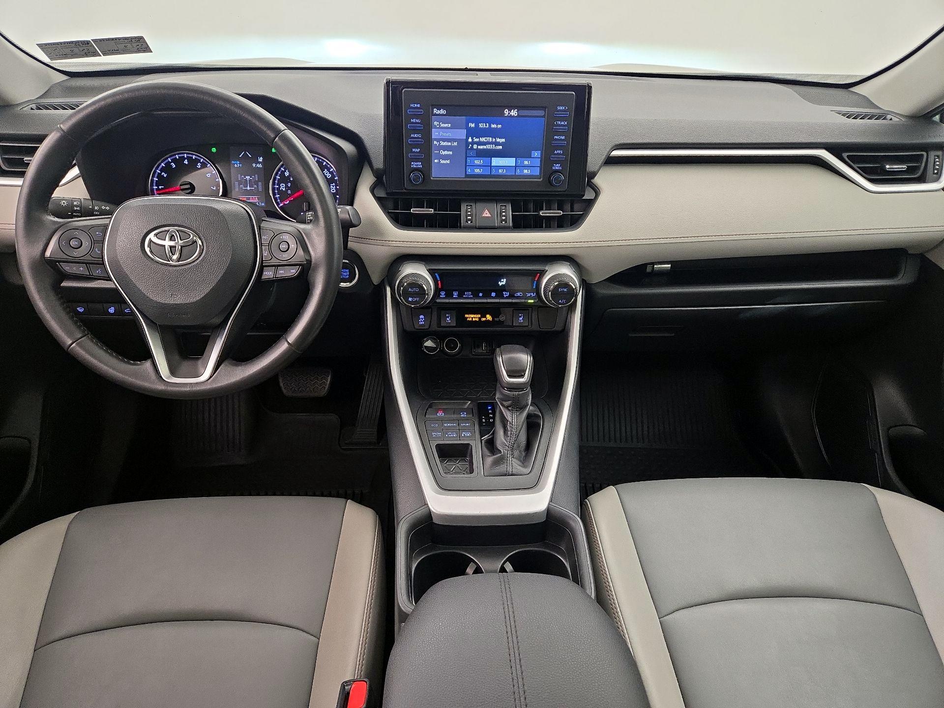 Thumbnail: 2019 Toyota RAV4 - 9
