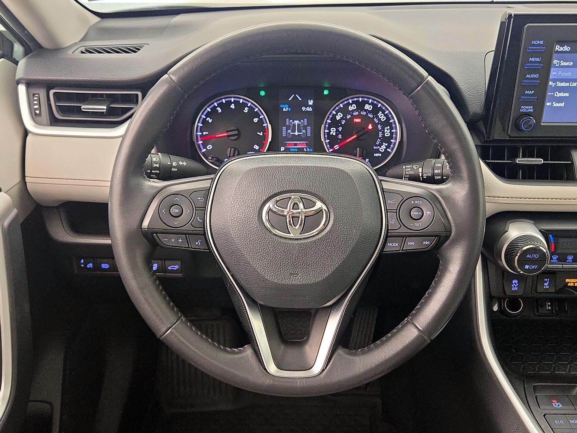 Thumbnail: 2019 Toyota RAV4 - 10