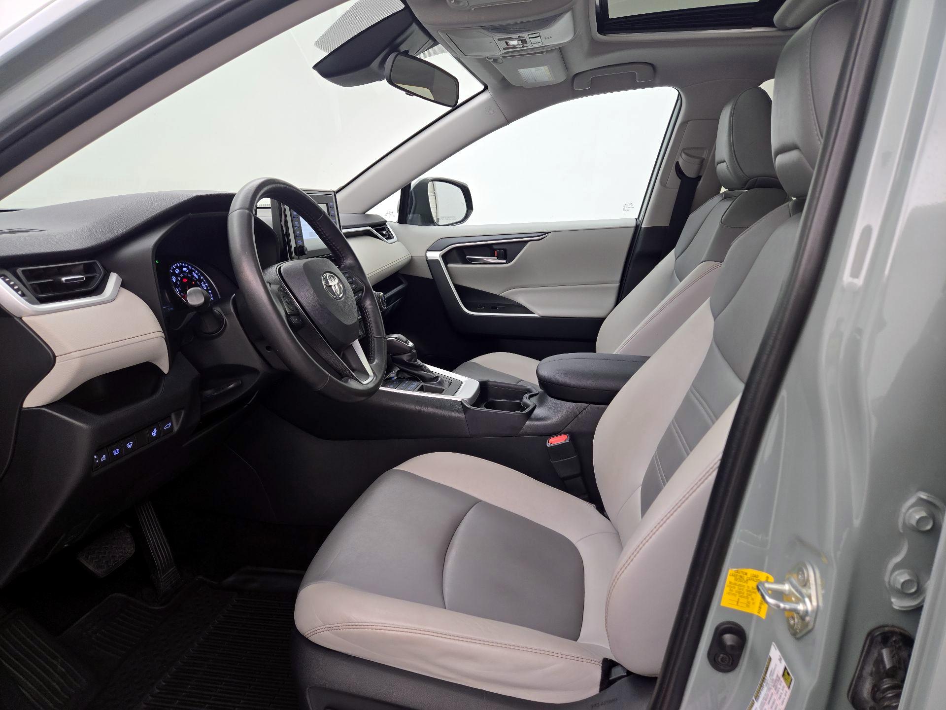 Thumbnail: 2019 Toyota RAV4 - 11
