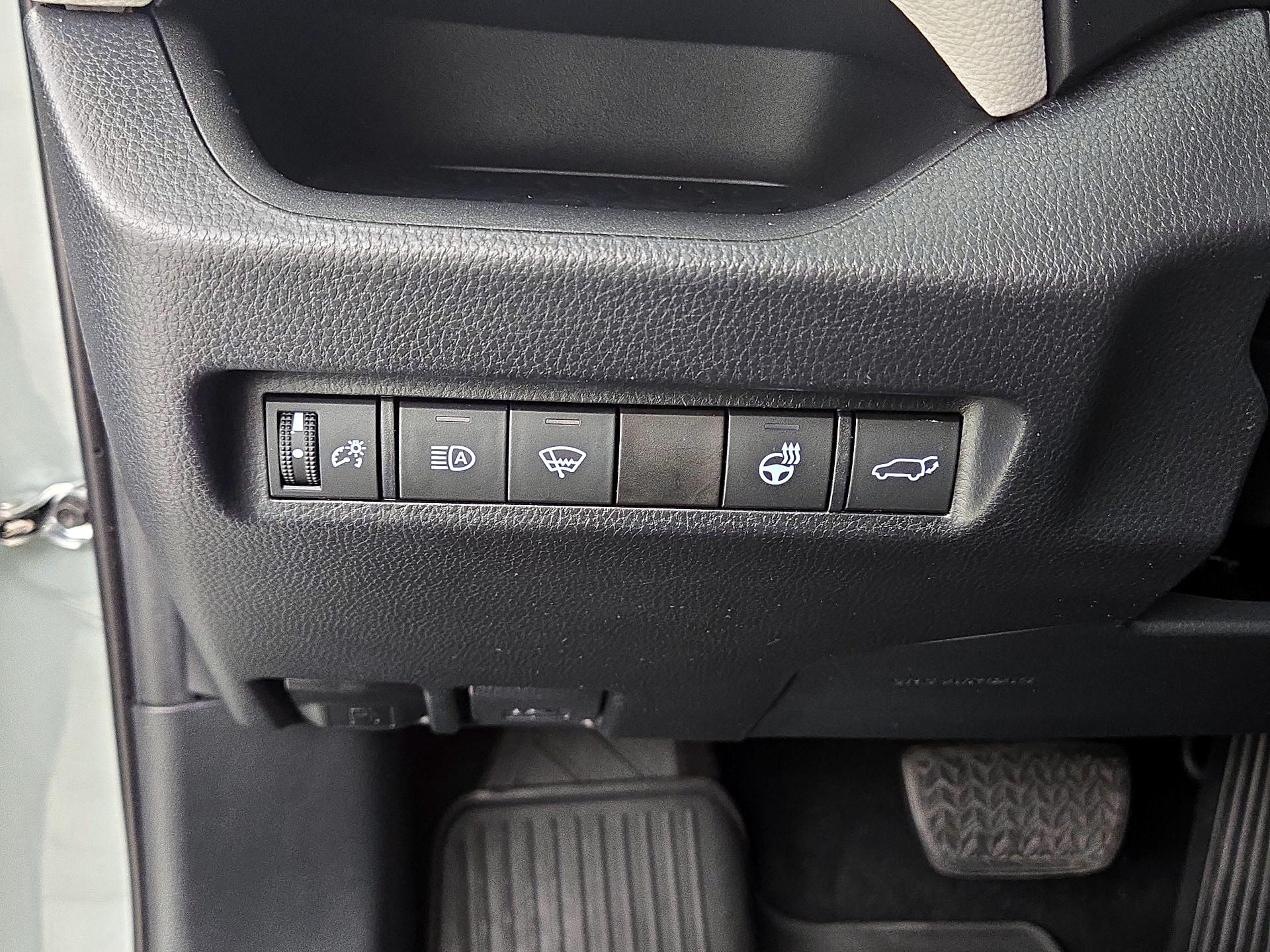 Thumbnail: 2019 Toyota RAV4 - 13