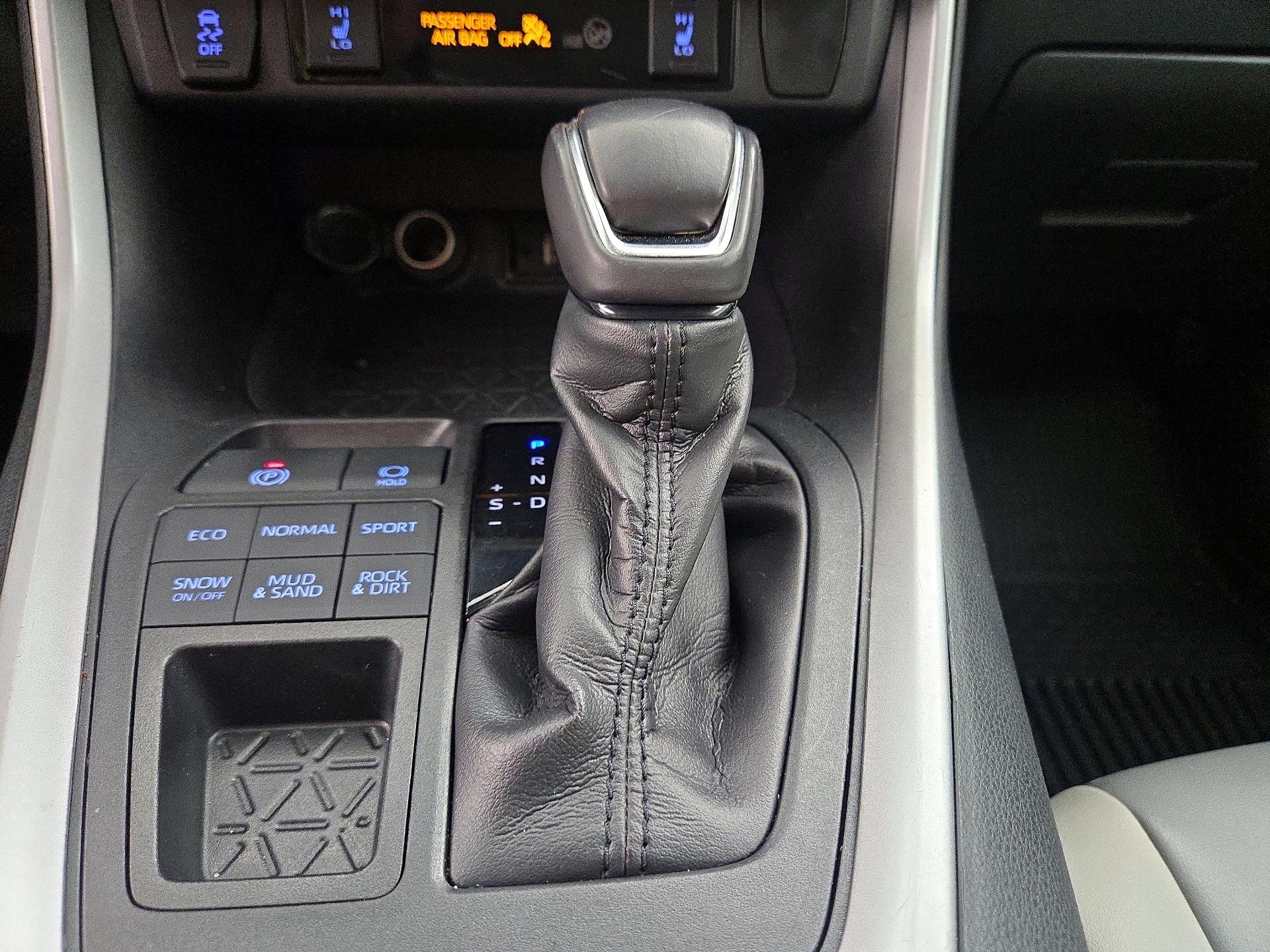 Thumbnail: 2019 Toyota RAV4 - 17
