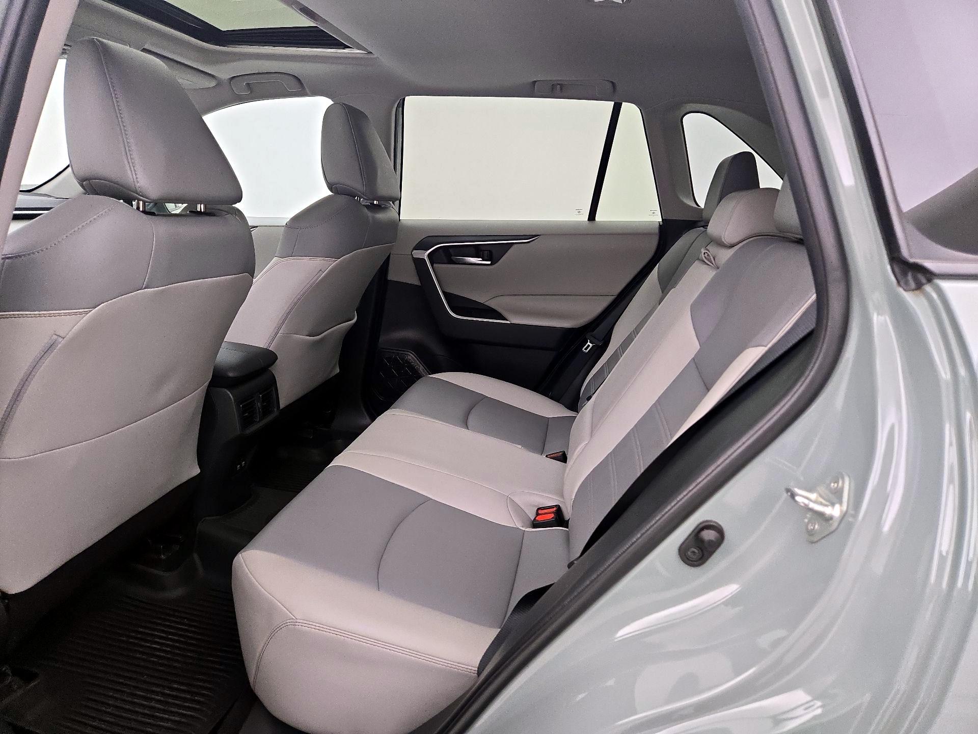 Thumbnail: 2019 Toyota RAV4 - 20