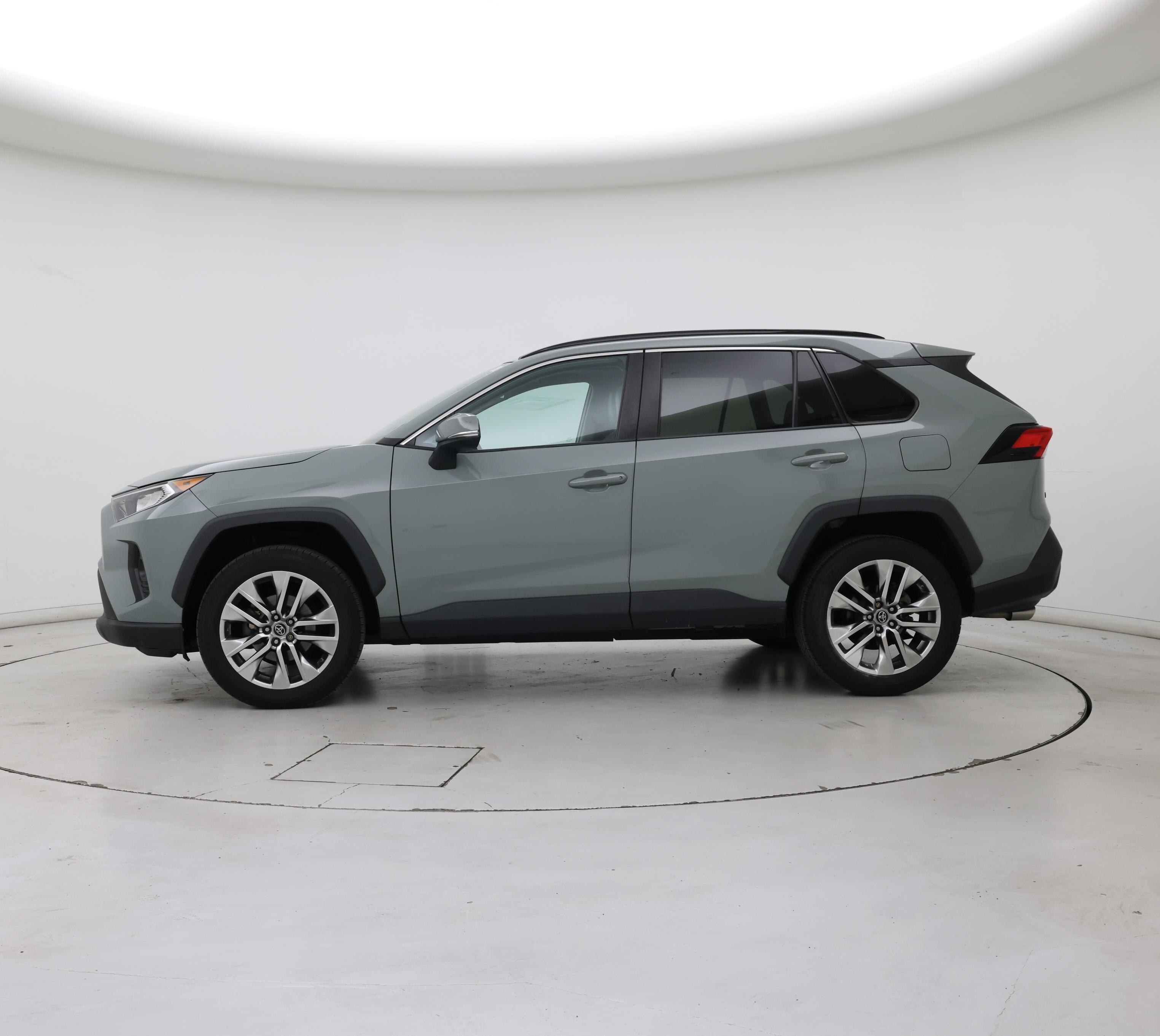 Thumbnail: 2019 Toyota RAV4 - 3