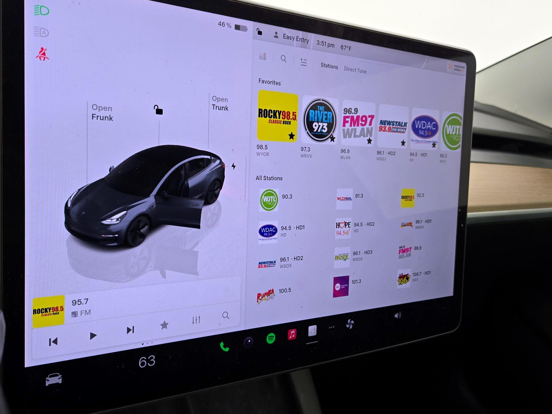 Thumbnail: 2023 Tesla Model 3 - 15