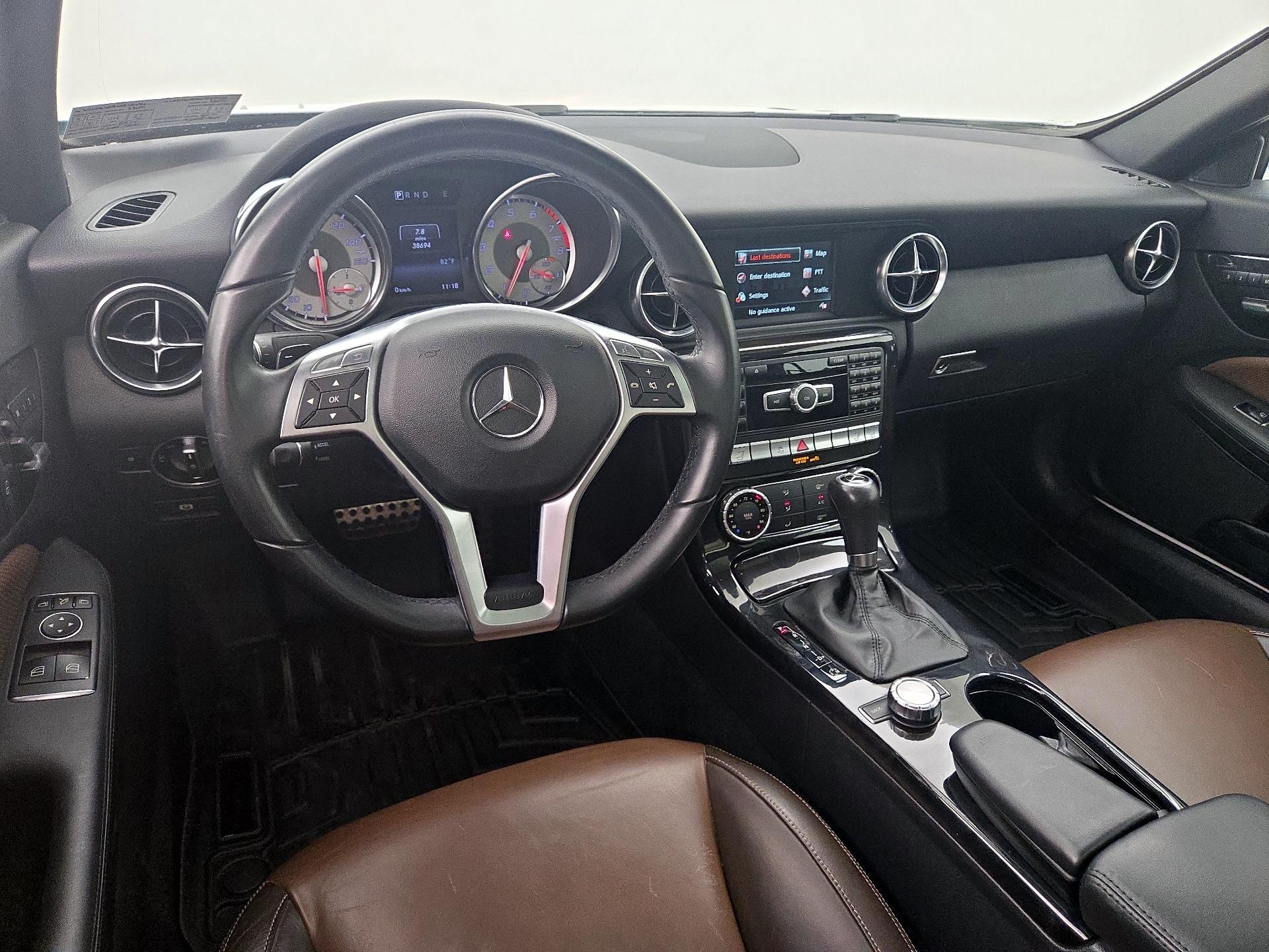 Thumbnail: 2015 Mercedes-Benz SLK - 9