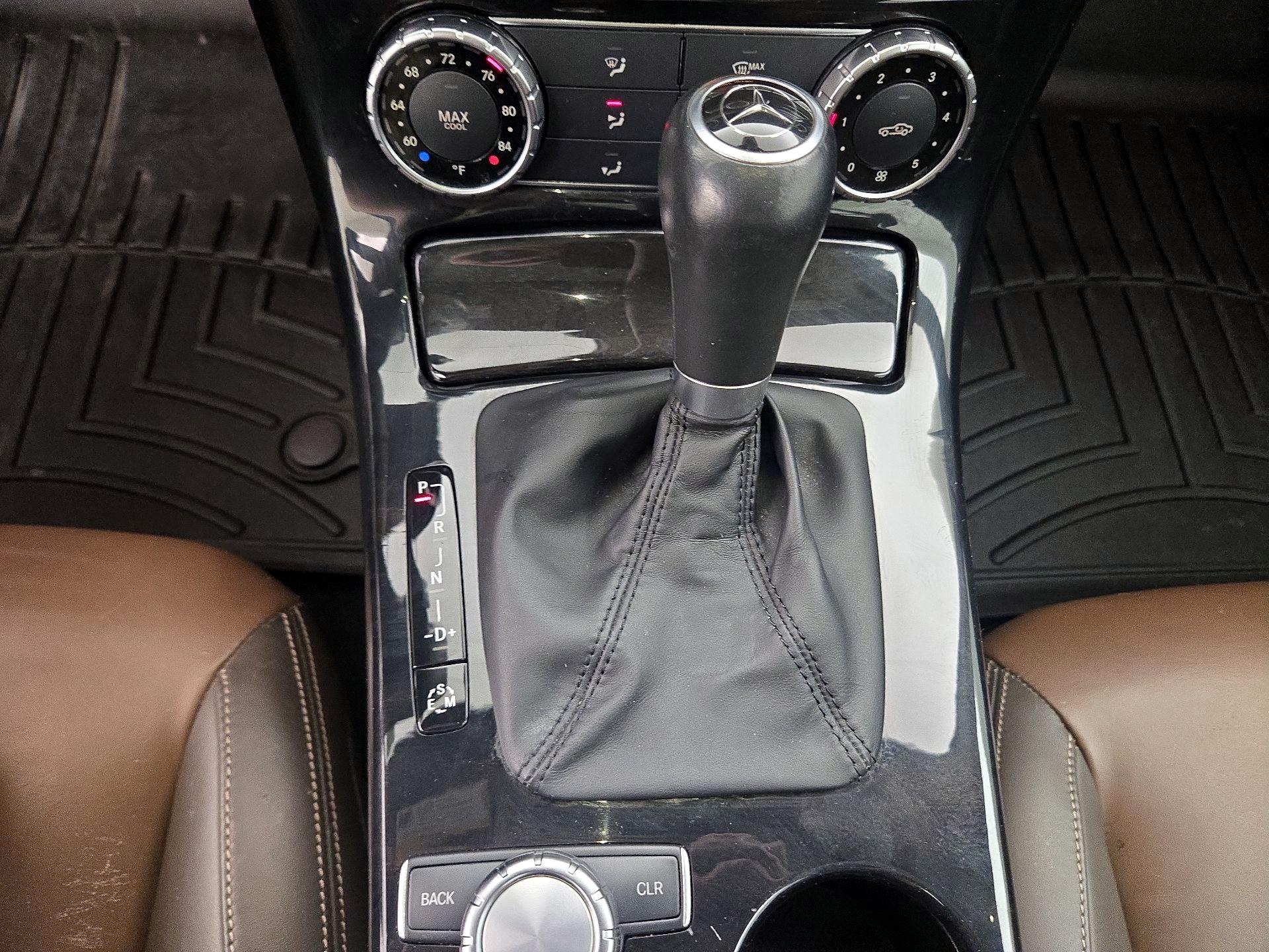 Thumbnail: 2015 Mercedes-Benz SLK - 16