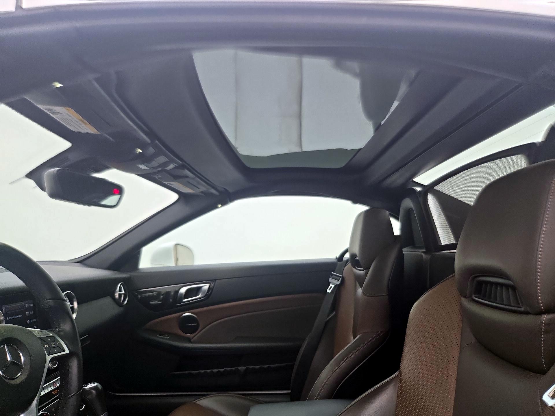 Thumbnail: 2015 Mercedes-Benz SLK - 17