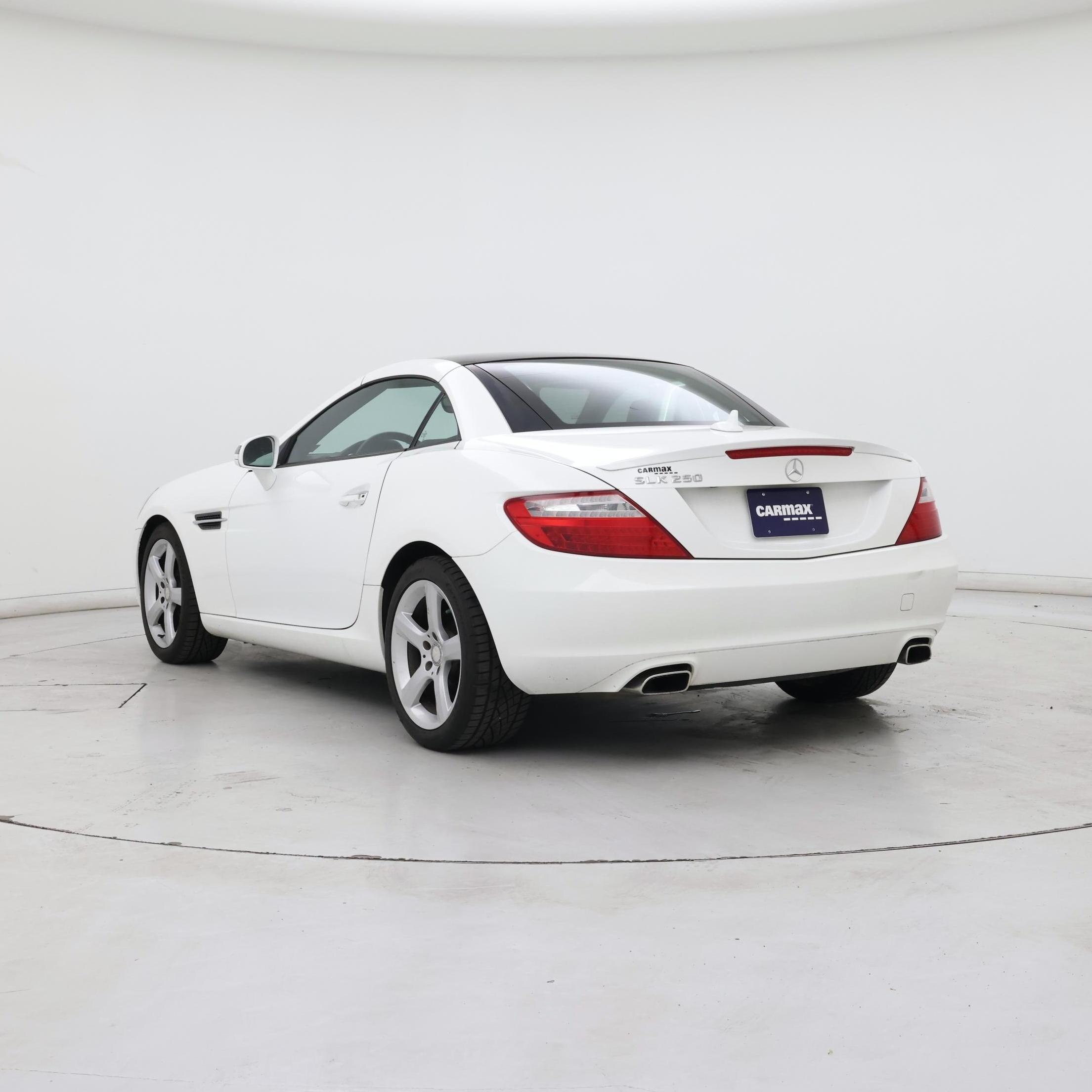 Thumbnail: 2015 Mercedes-Benz SLK - 2