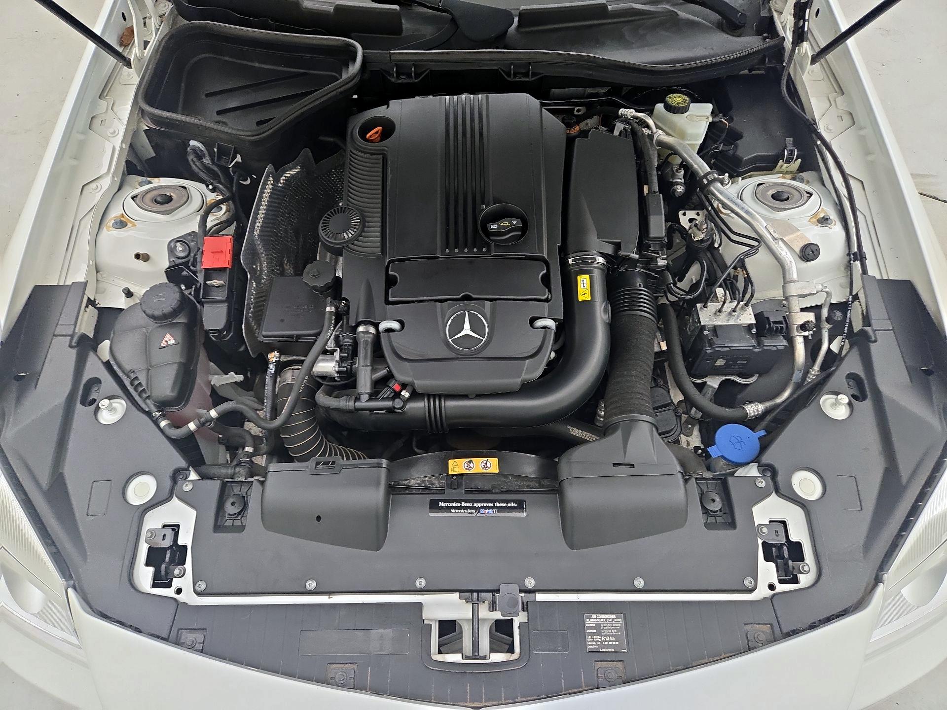 Thumbnail: 2015 Mercedes-Benz SLK - 19