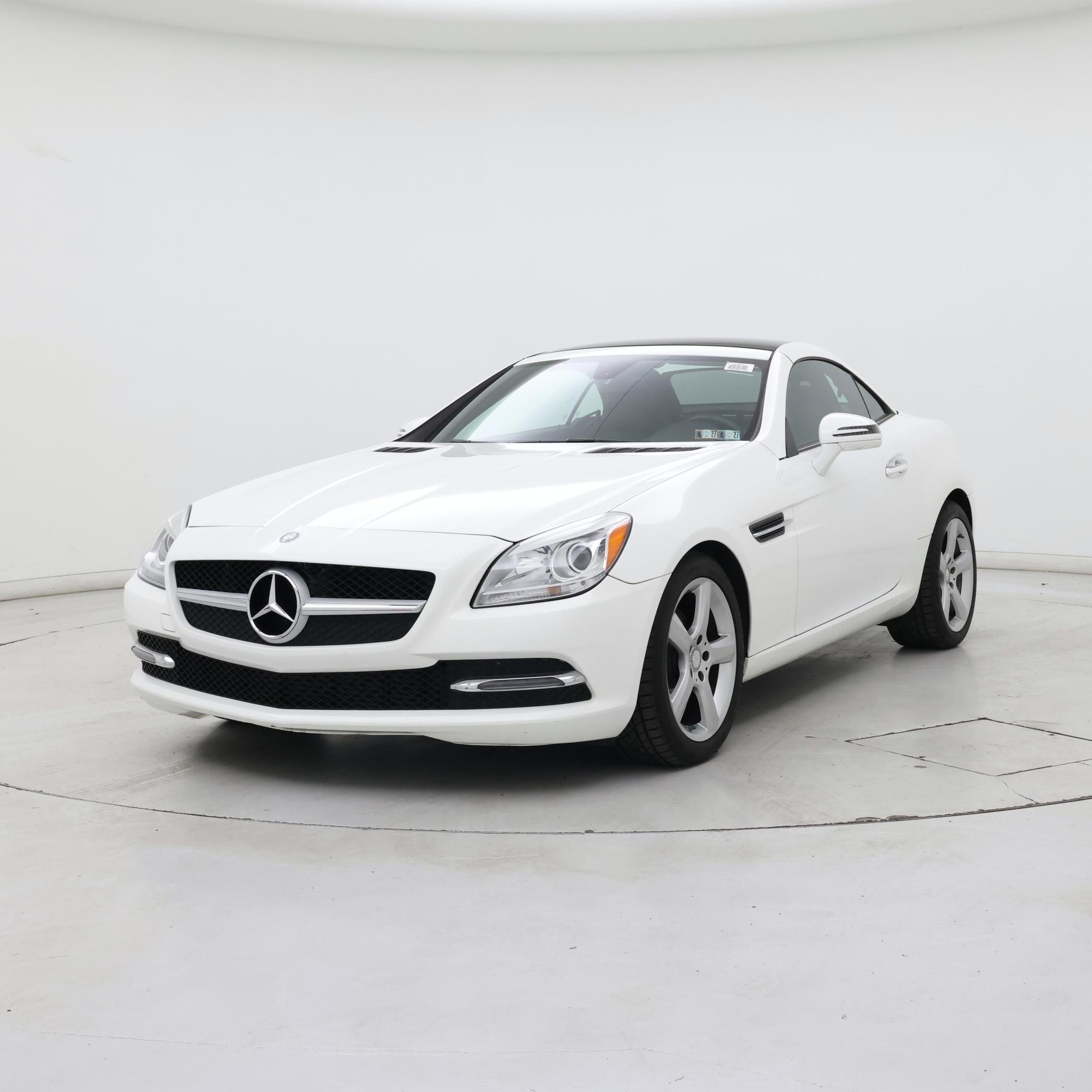 Thumbnail: 2015 Mercedes-Benz SLK - 4