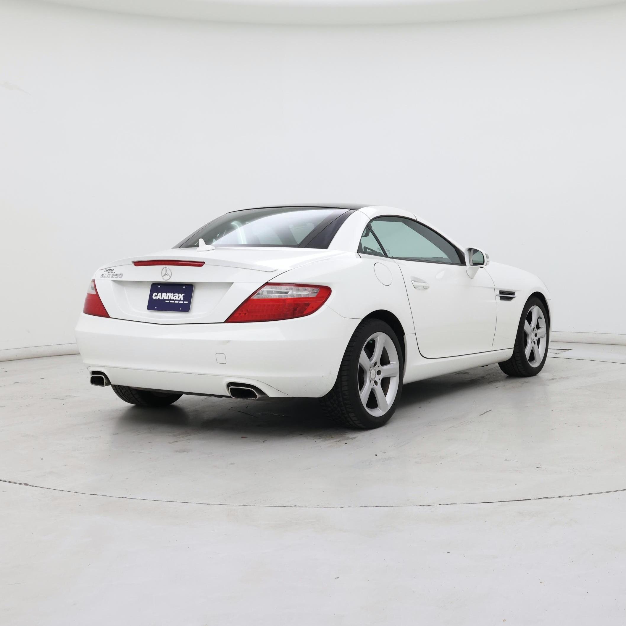 Thumbnail: 2015 Mercedes-Benz SLK - 8