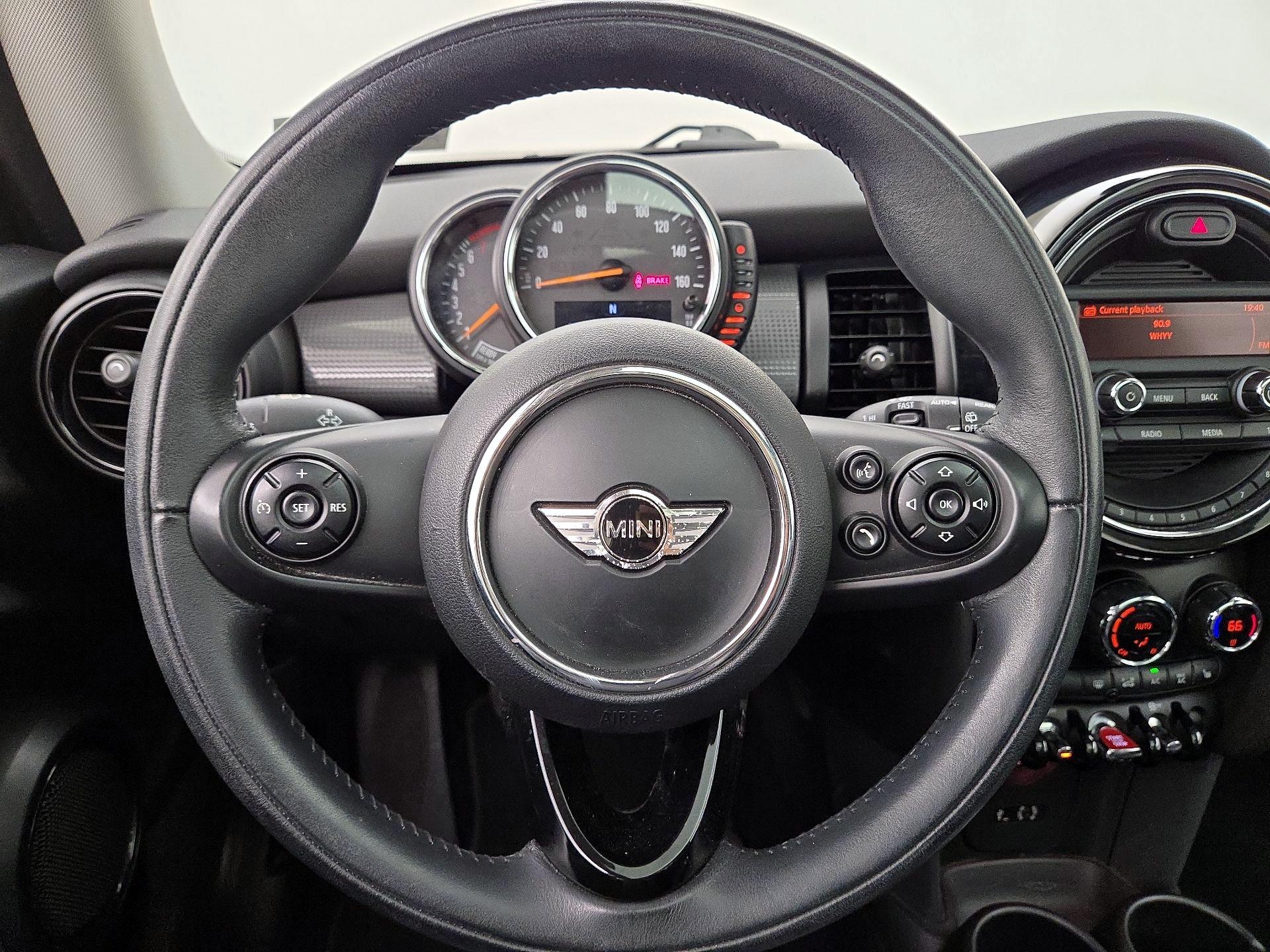 Thumbnail: 2015 MINI Cooper Hardtop - 10