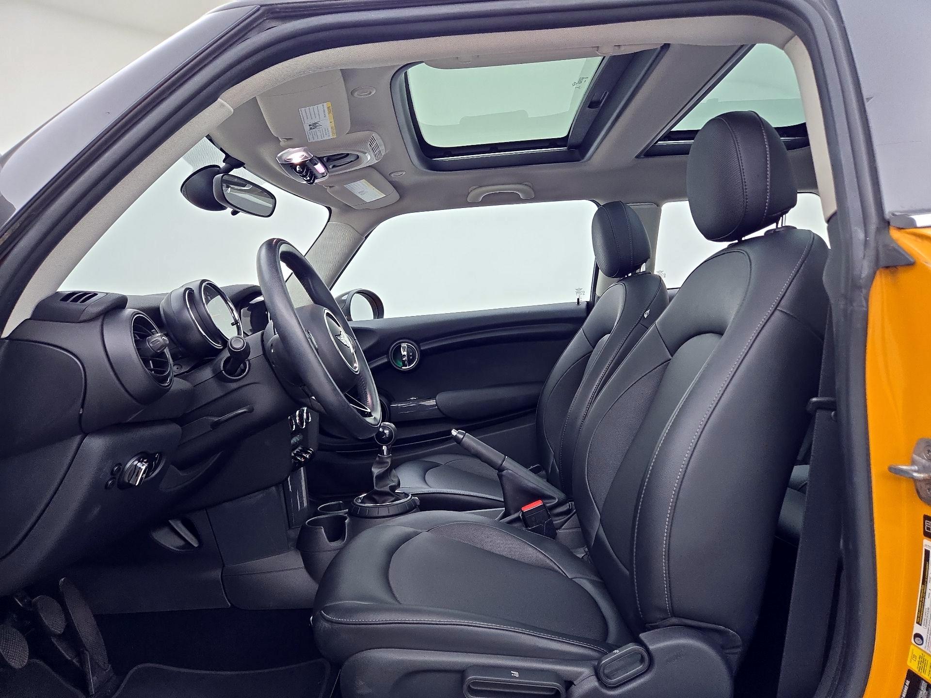 Thumbnail: 2015 MINI Cooper Hardtop - 11