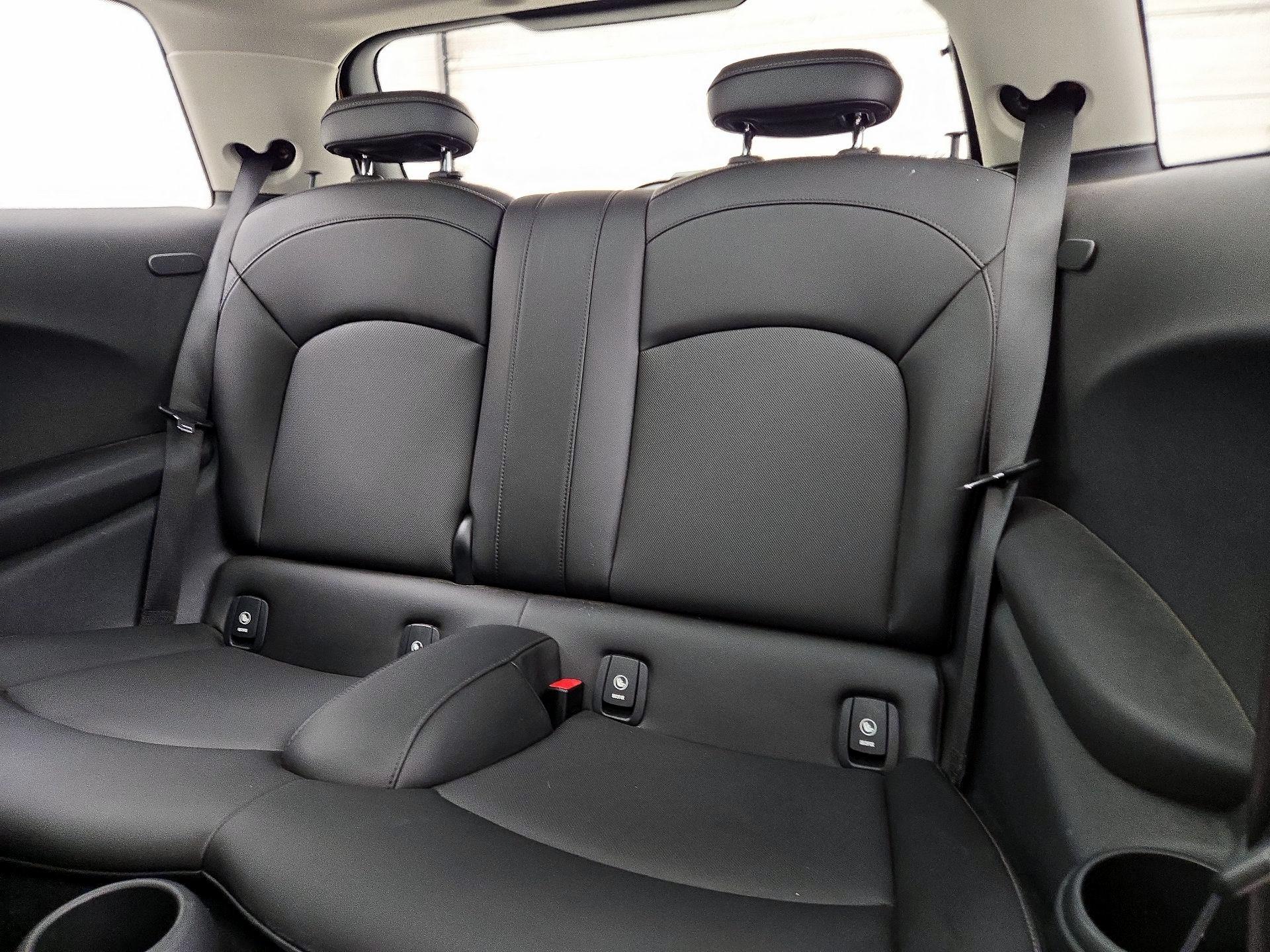 Thumbnail: 2015 MINI Cooper Hardtop - 18