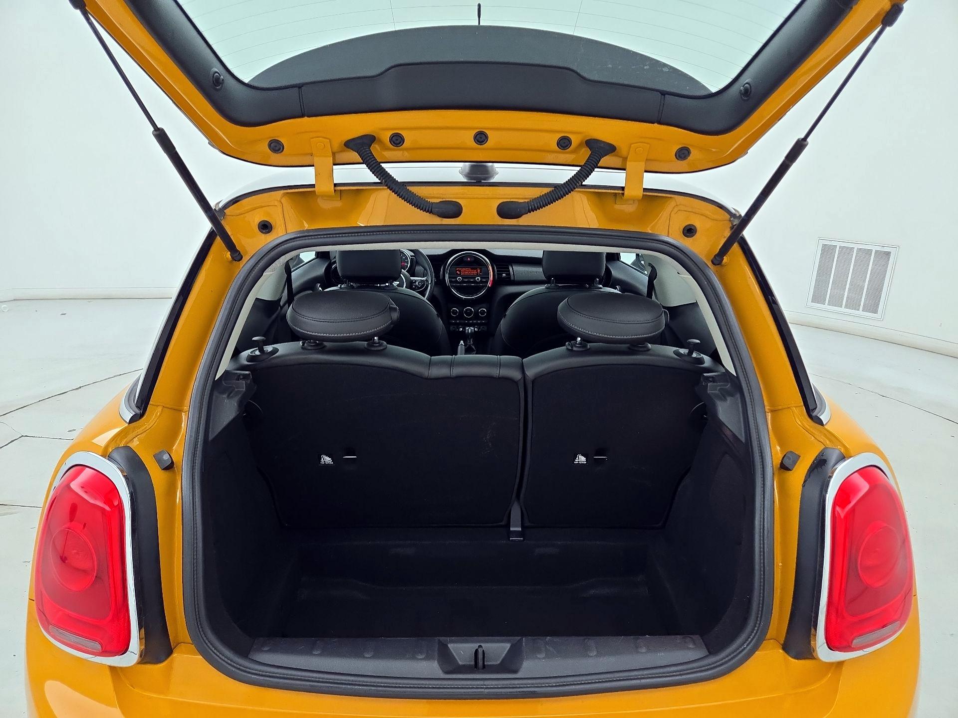 Thumbnail: 2015 MINI Cooper Hardtop - 19
