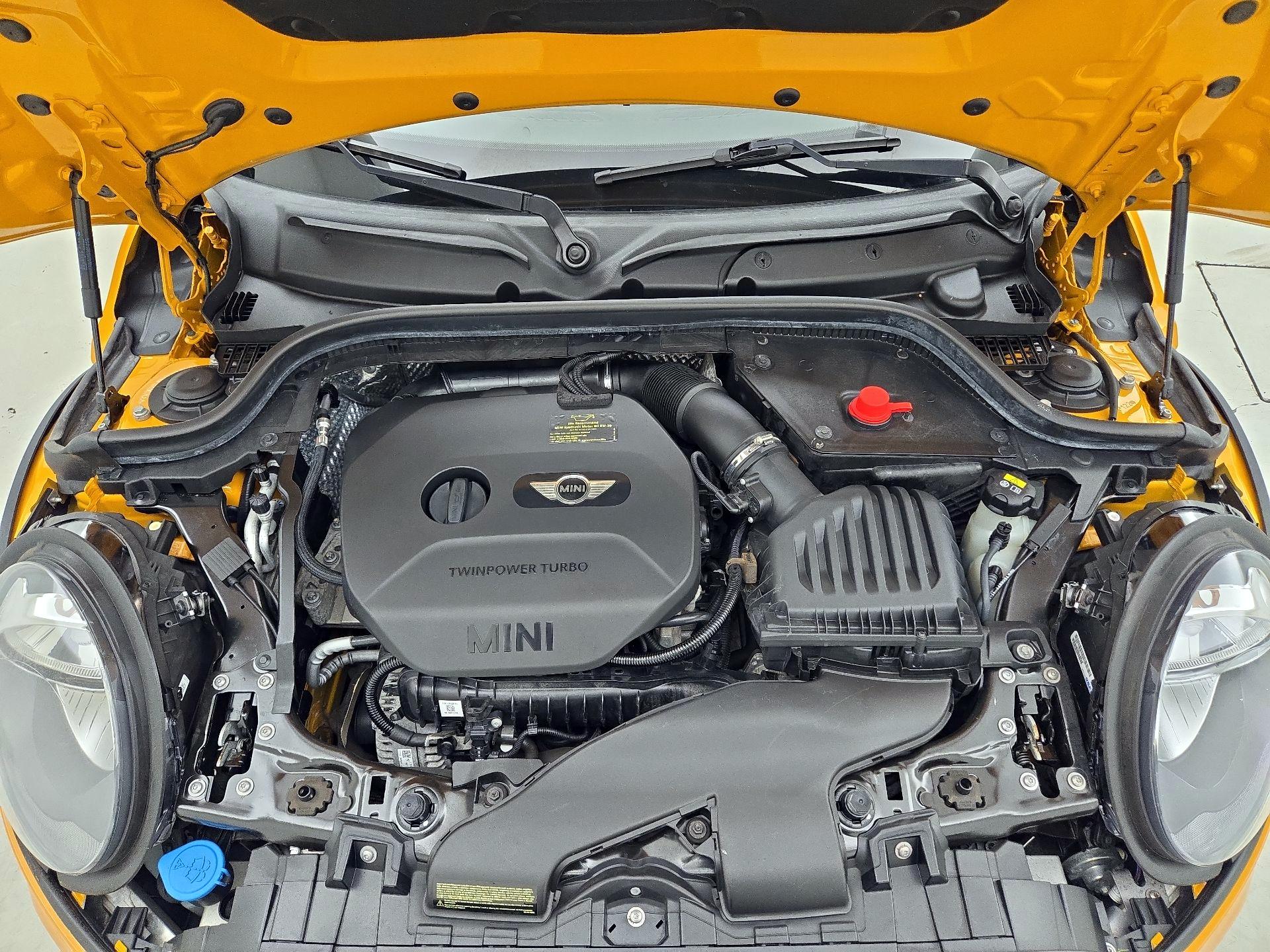 Thumbnail: 2015 MINI Cooper Hardtop - 20