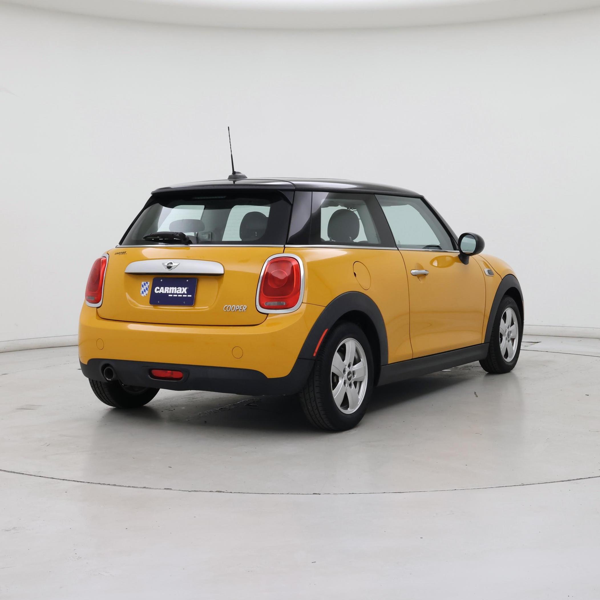 Thumbnail: 2015 MINI Cooper Hardtop - 8