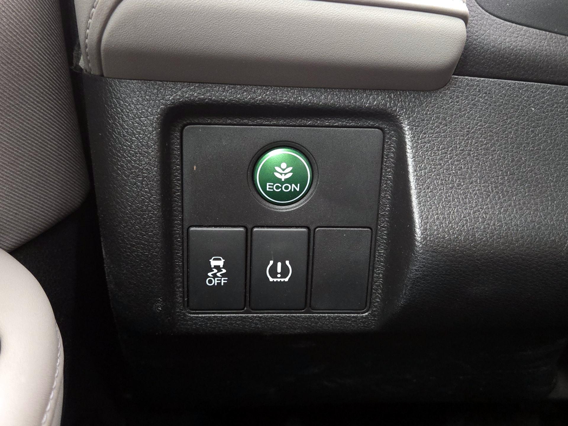 Thumbnail: 2016 Honda HR-V - 13