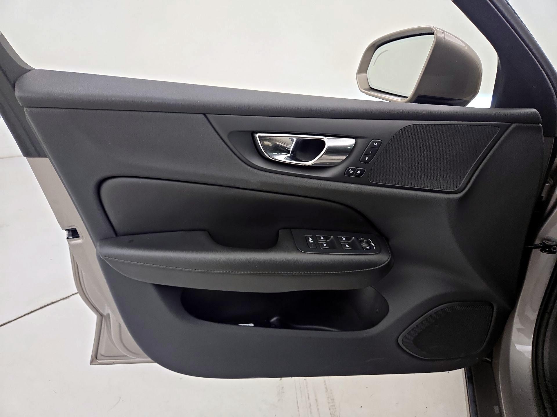 Thumbnail: 2020 Volvo S60 - 12