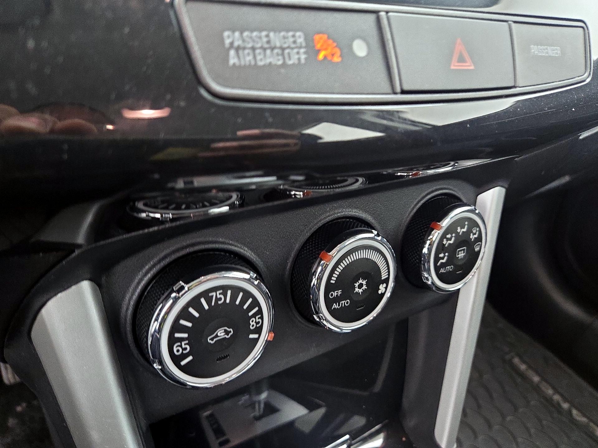 Thumbnail: 2016 Mitsubishi Lancer - 15