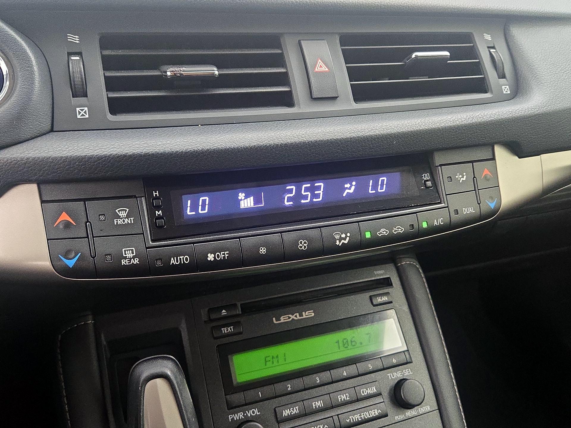 Thumbnail: 2016 Lexus CT - 16