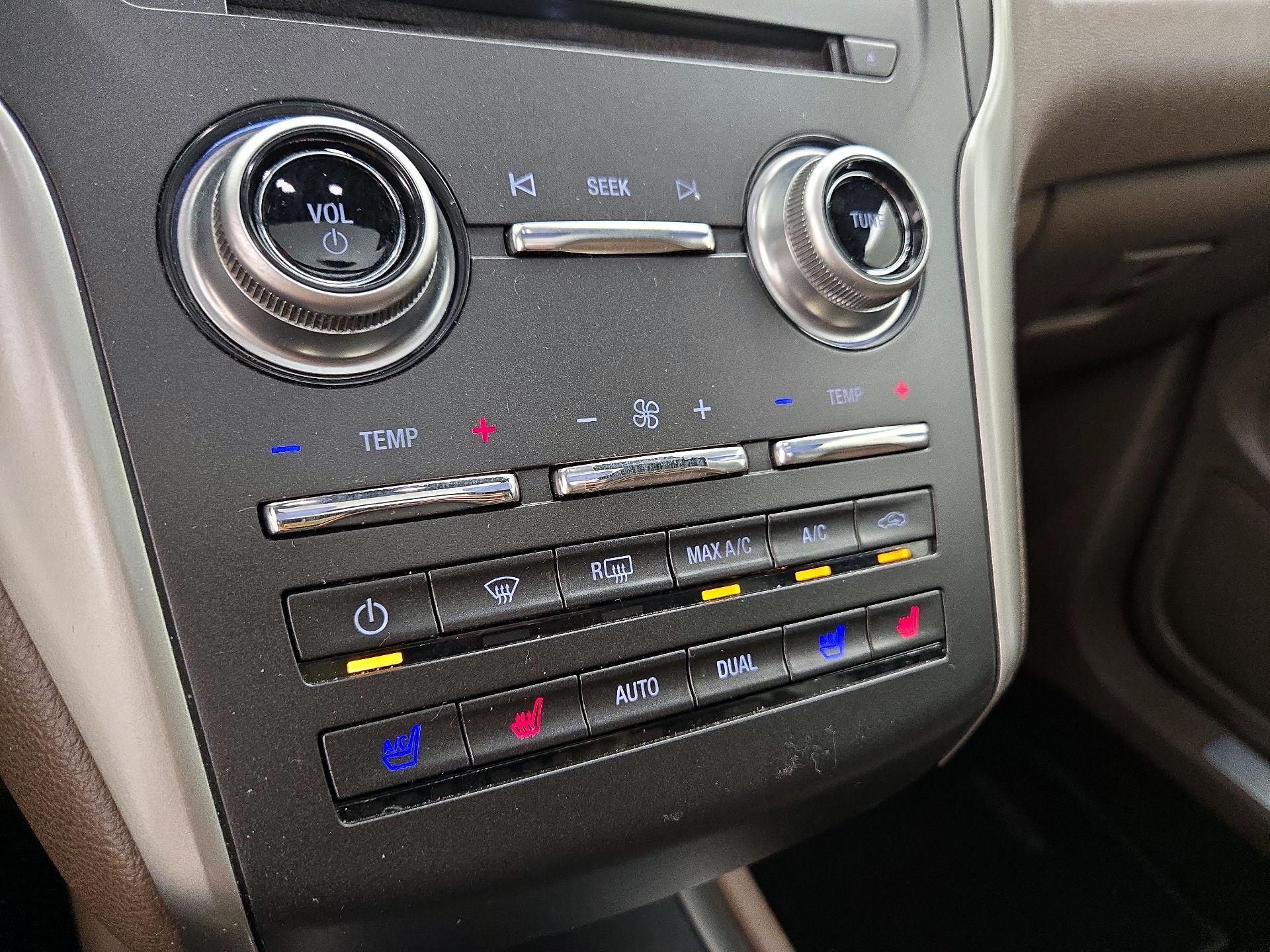Thumbnail: 2016 Lincoln MKC - 17