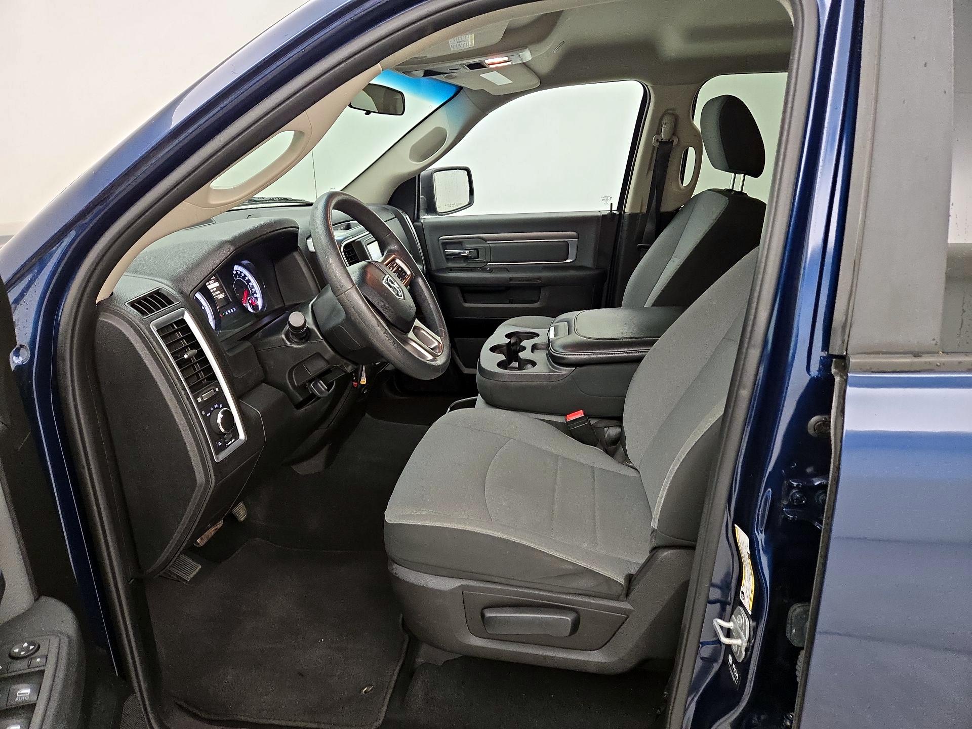 Thumbnail: 2021 RAM 1500 Classic - 11