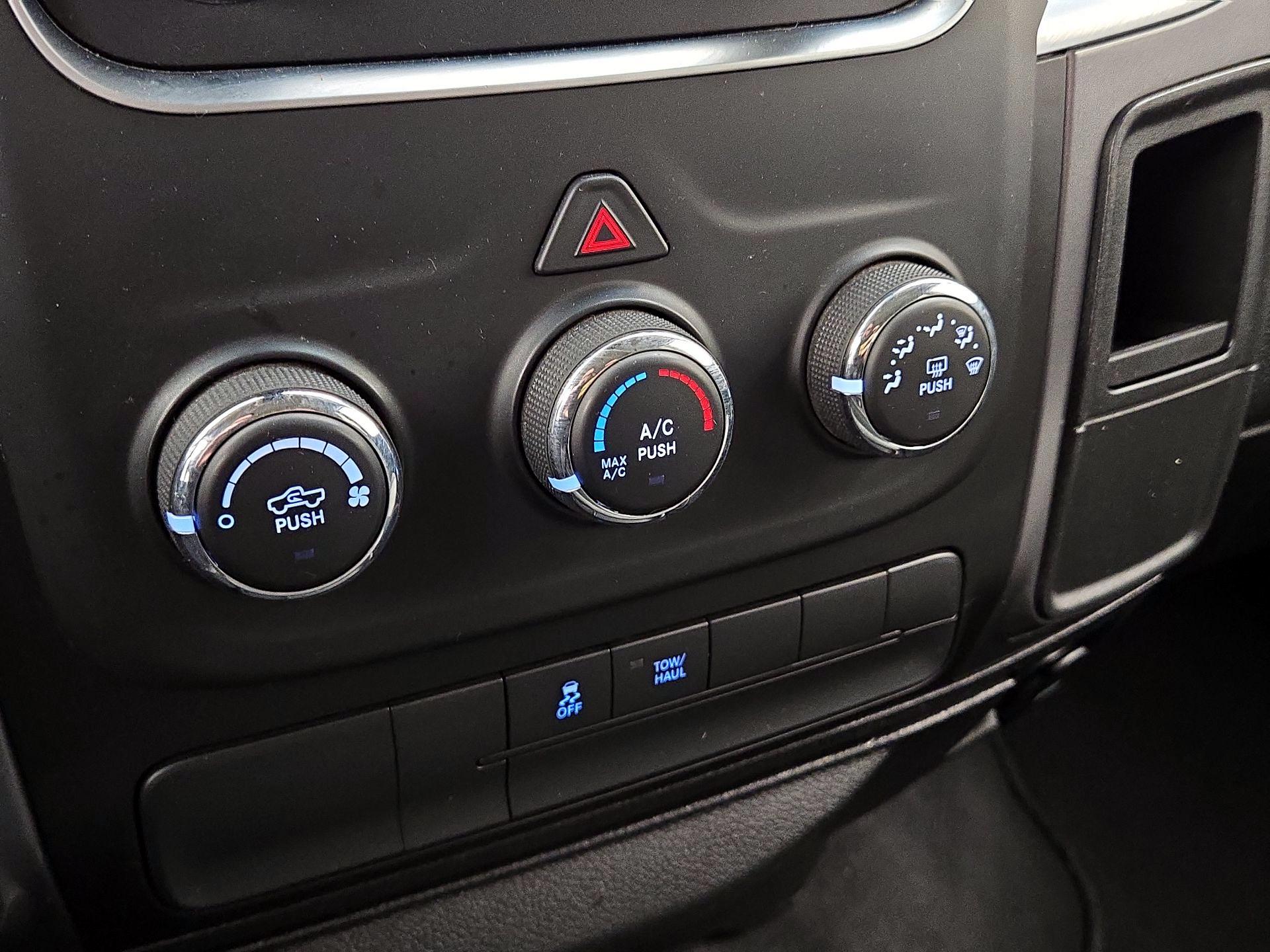Thumbnail: 2021 RAM 1500 Classic - 16