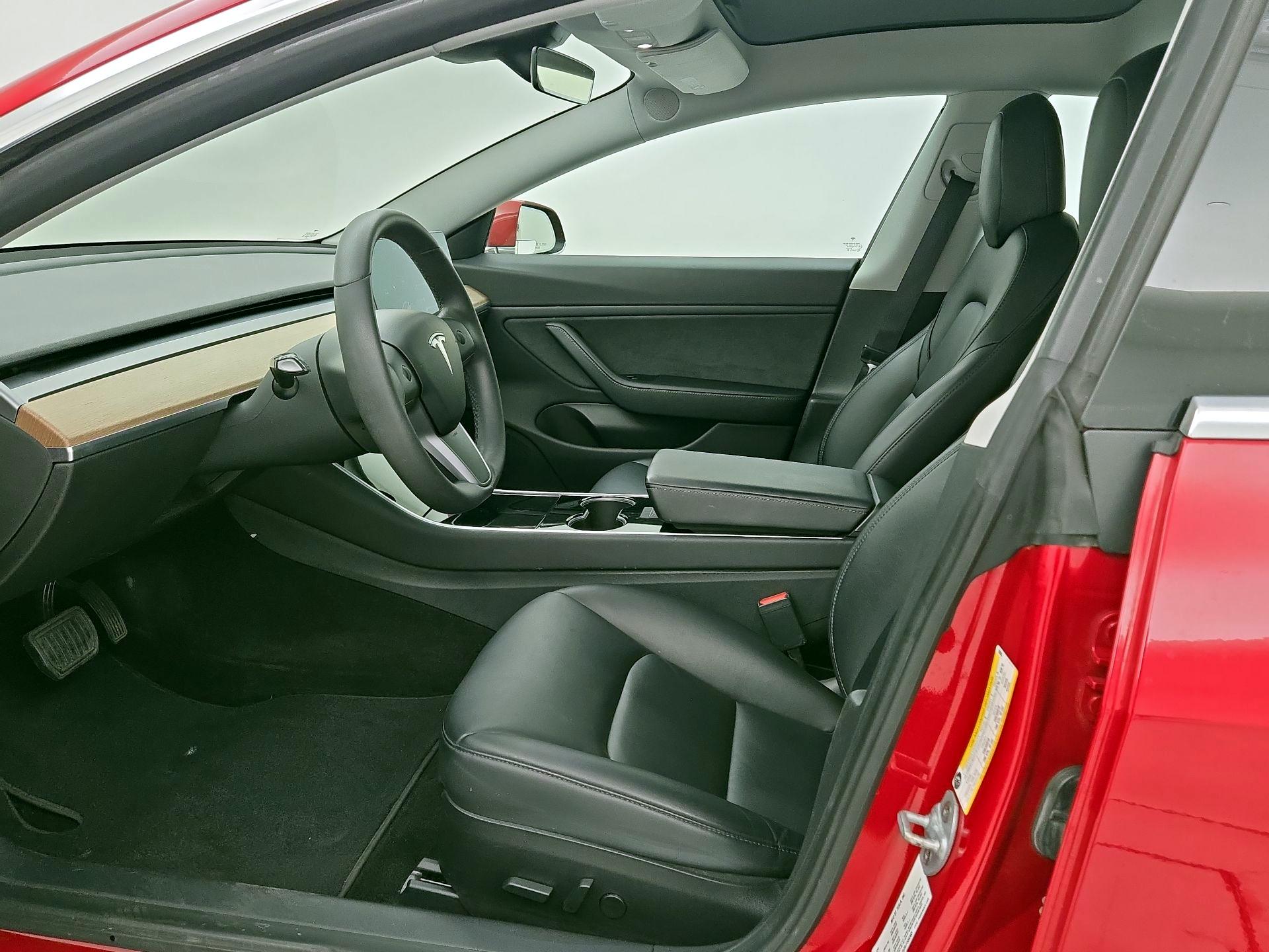Thumbnail: 2020 Tesla Model 3 - 11