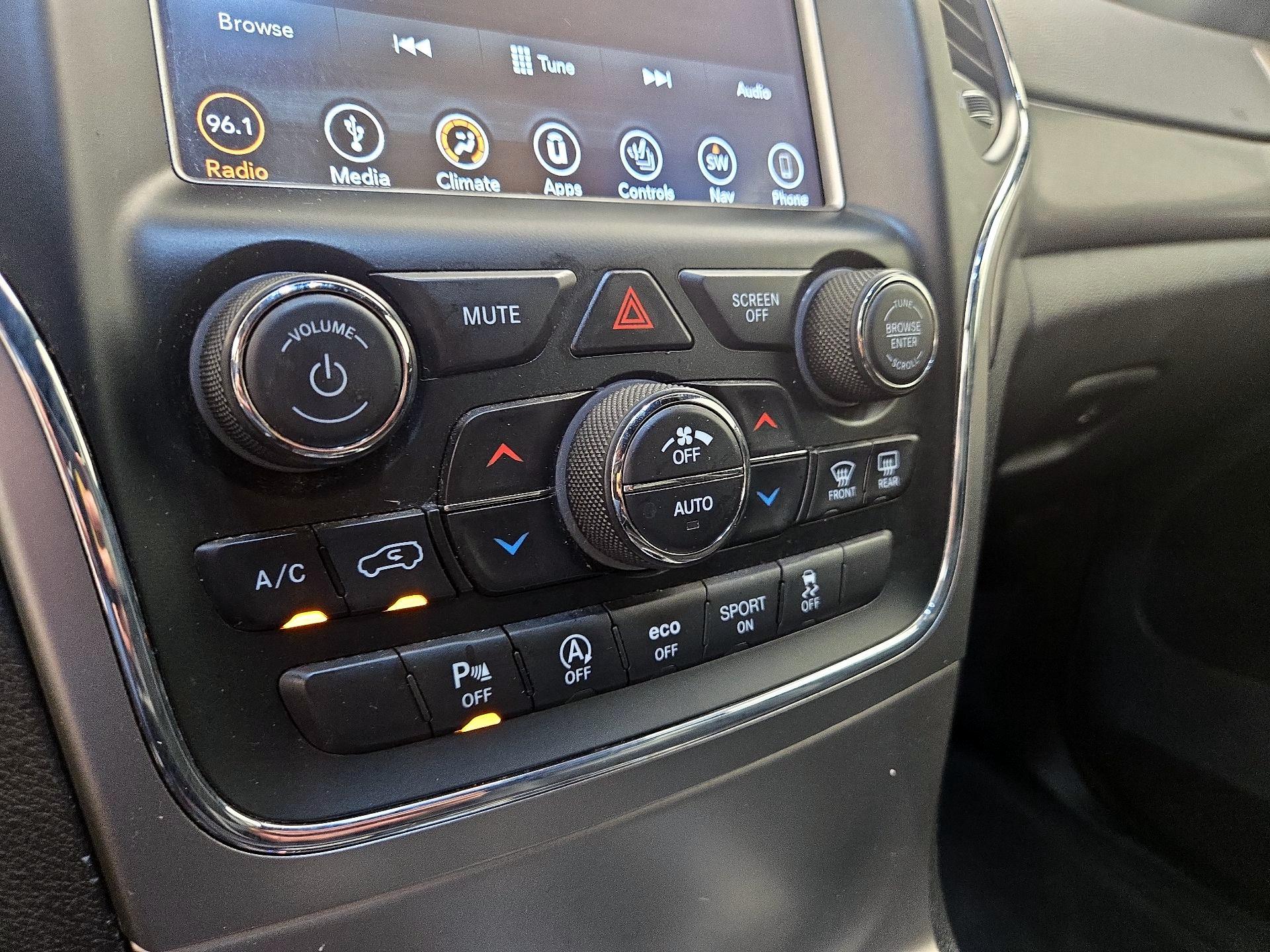 Thumbnail: 2018 Jeep Grand Cherokee - 16