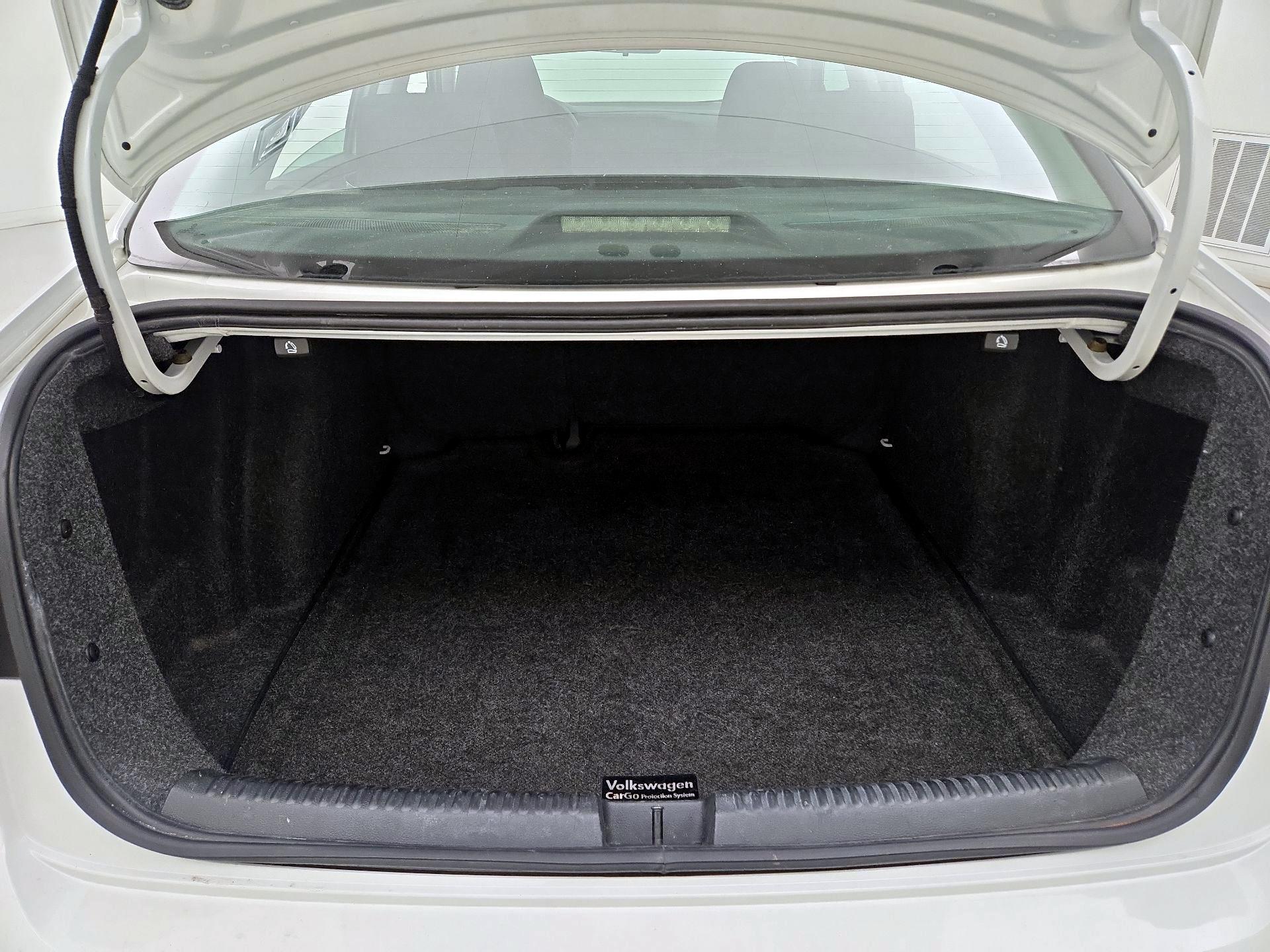 Thumbnail: 2016 Volkswagen Jetta - 18