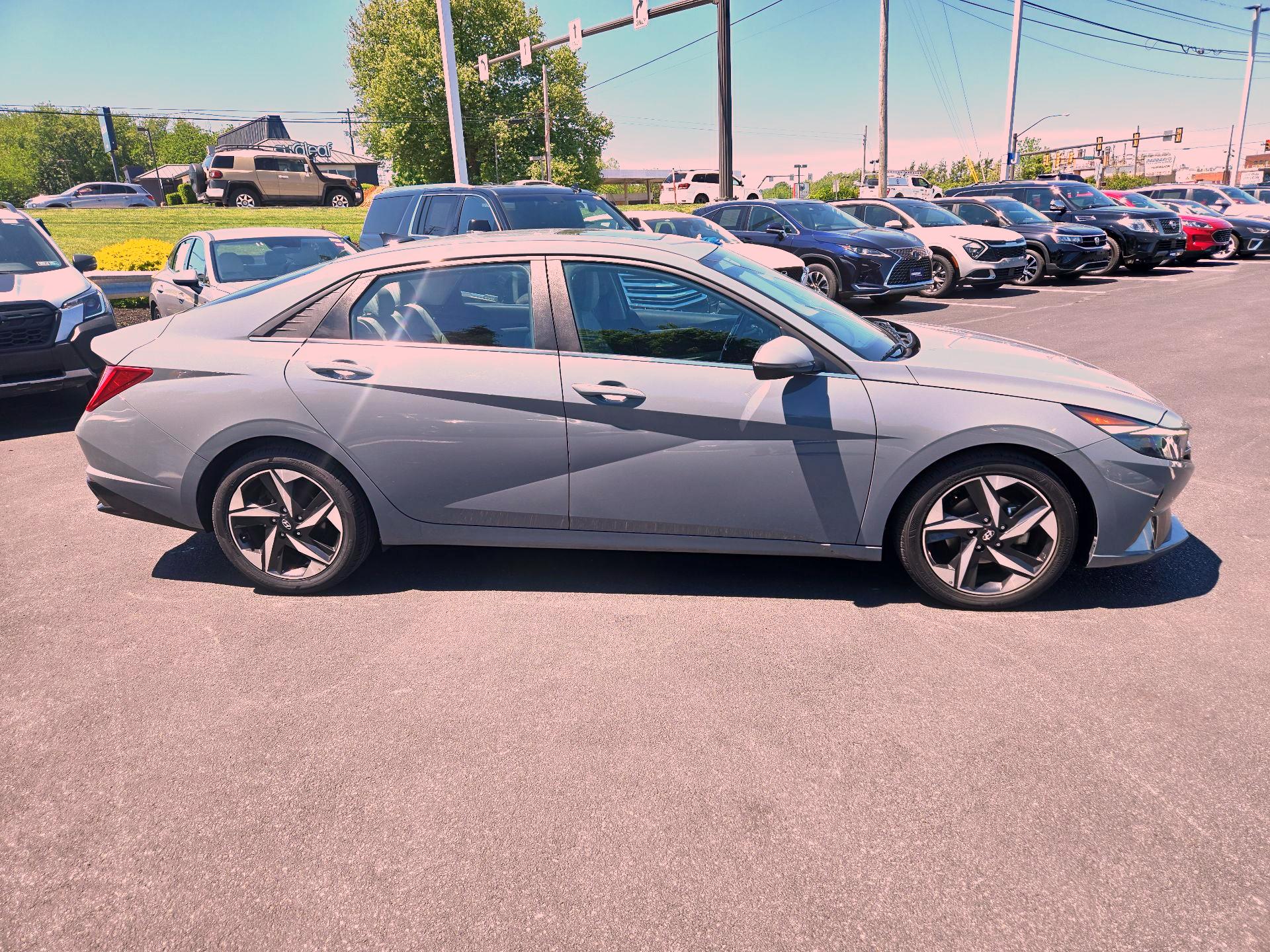 Thumbnail: 2021 Hyundai Elantra - 4