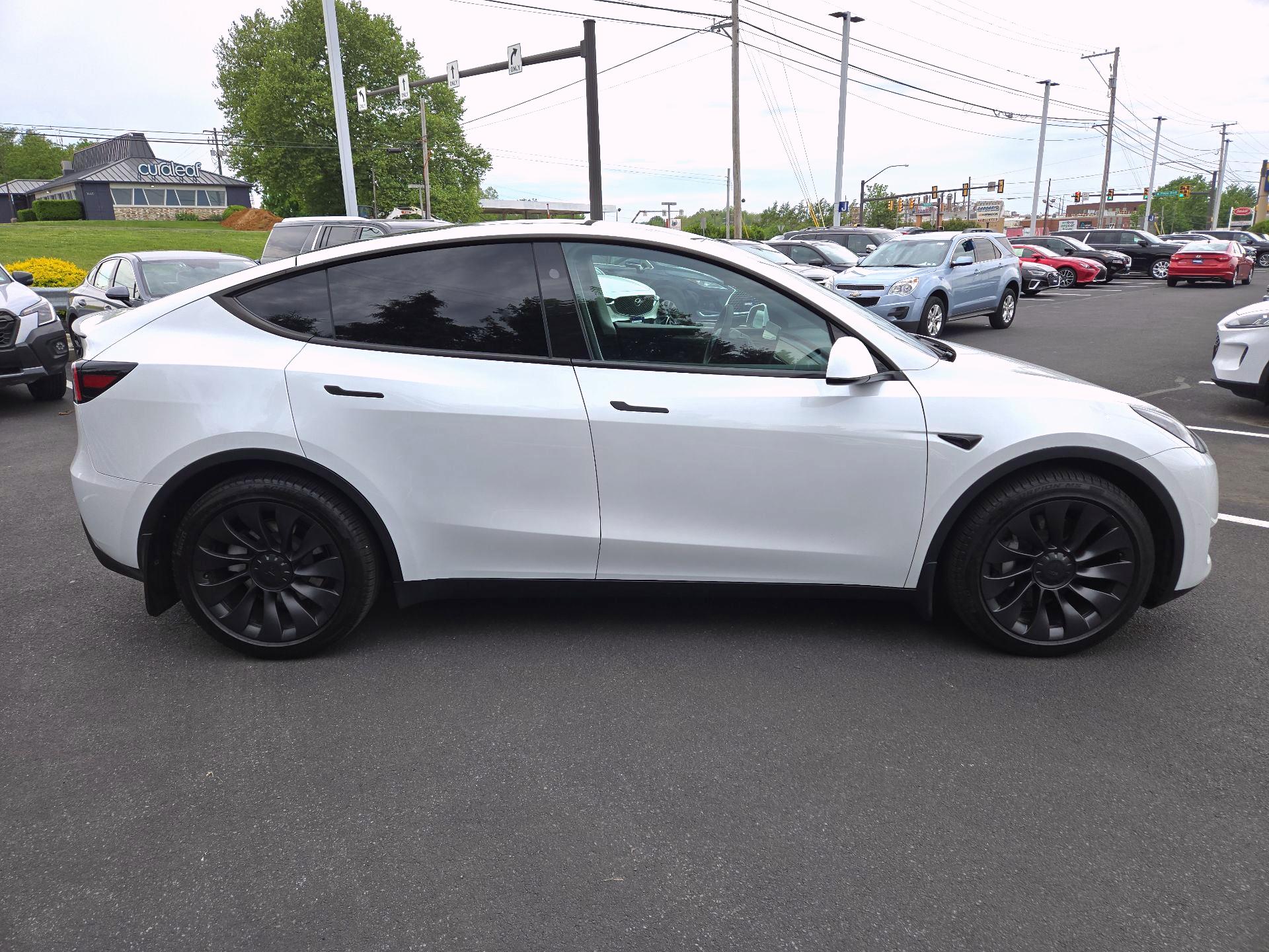 Thumbnail: 2024 Tesla Model Y - 4