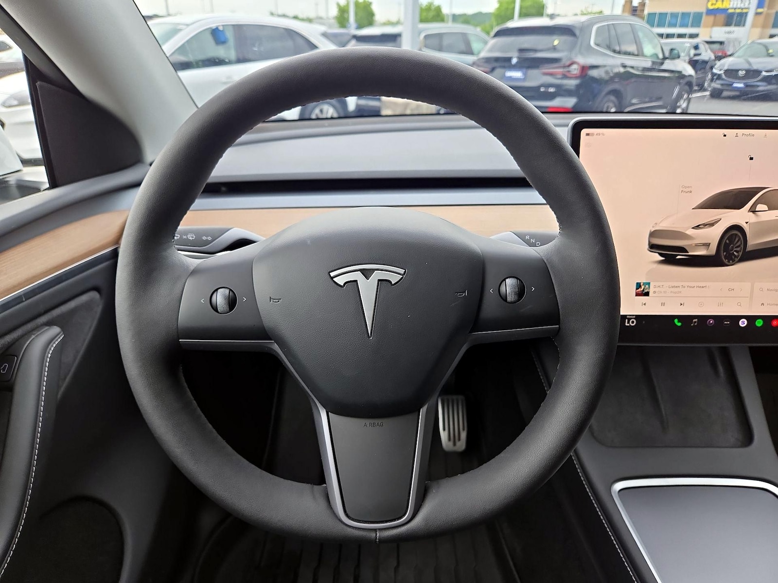 2024 Tesla Model Y Long Range - Photo 9