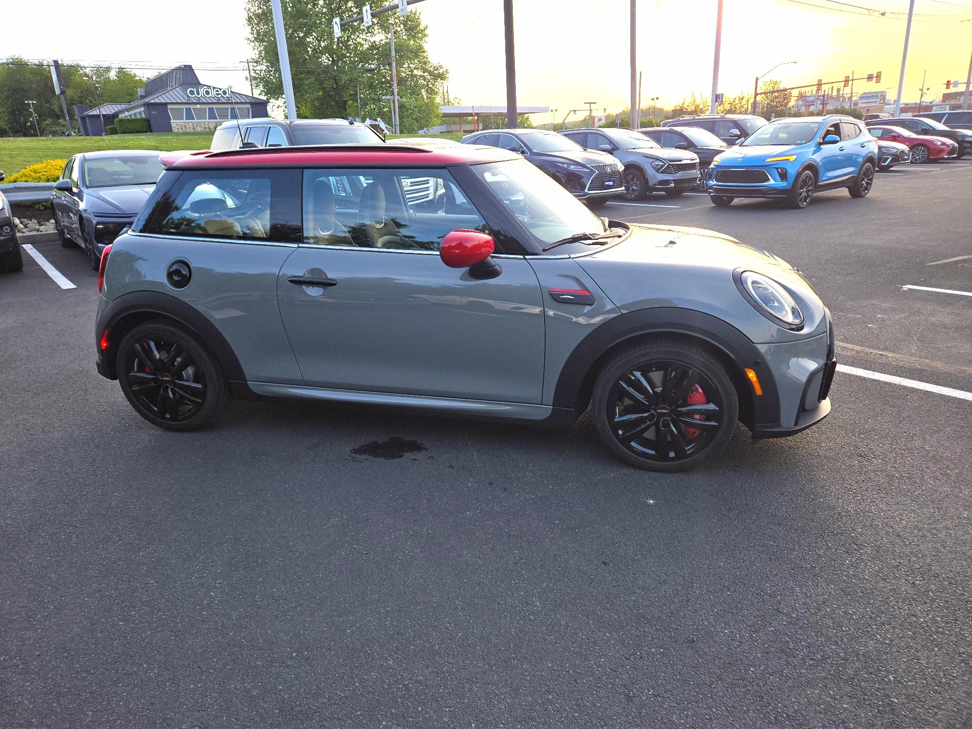Thumbnail: 2023 MINI Cooper Hardtop - 4