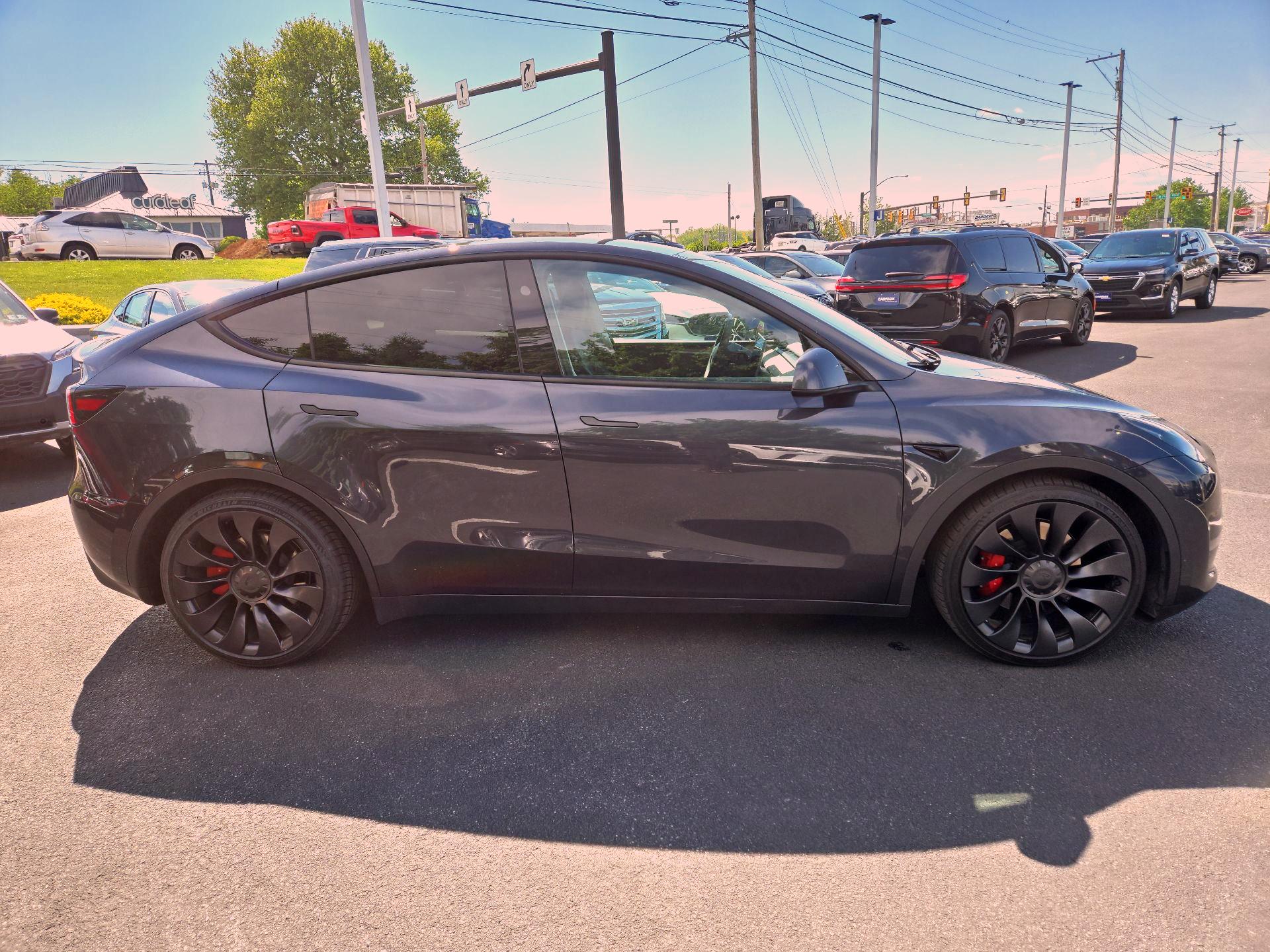 Thumbnail: 2024 Tesla Model Y - 4