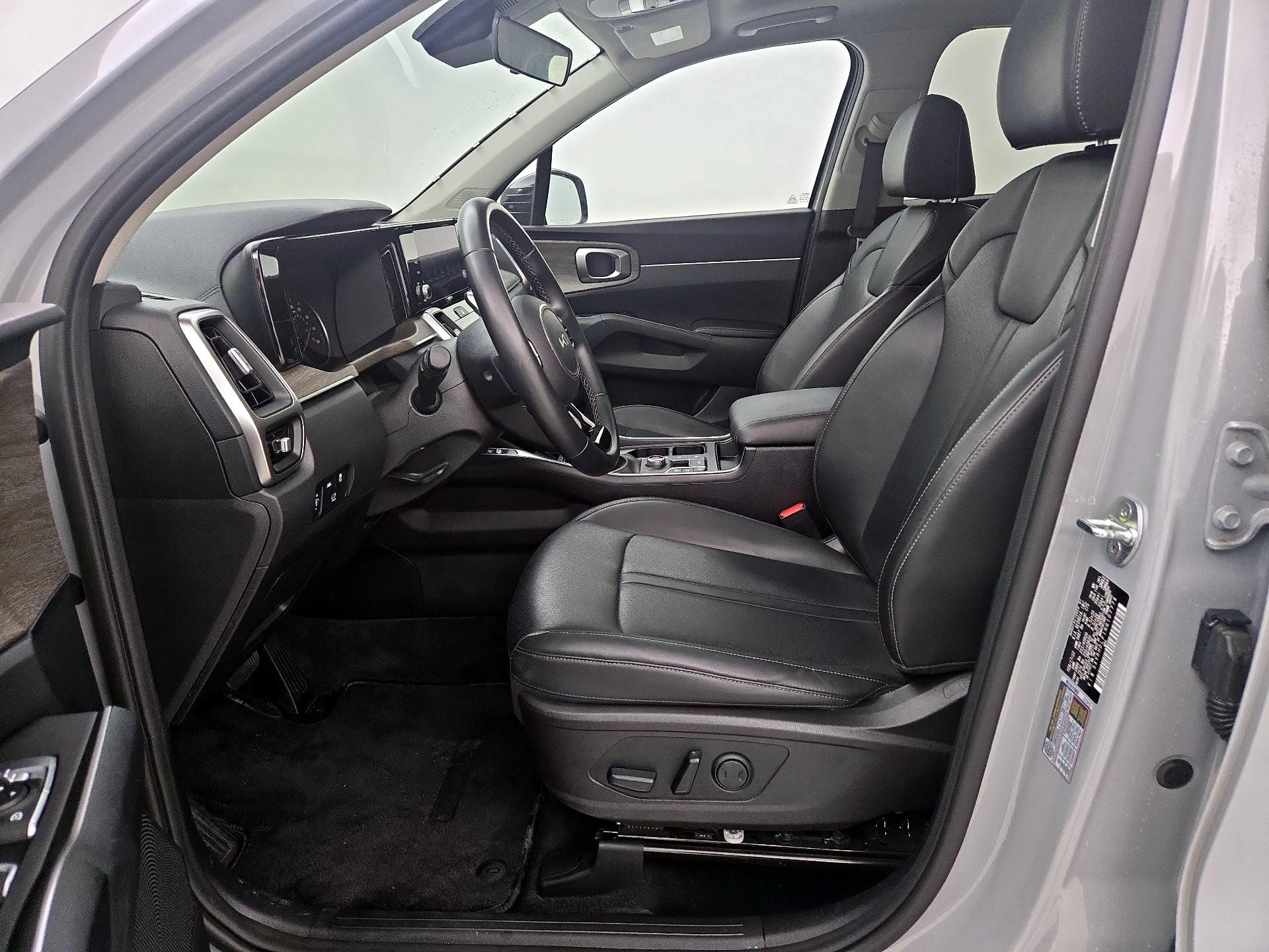 Thumbnail: 2022 Kia Sorento - 11