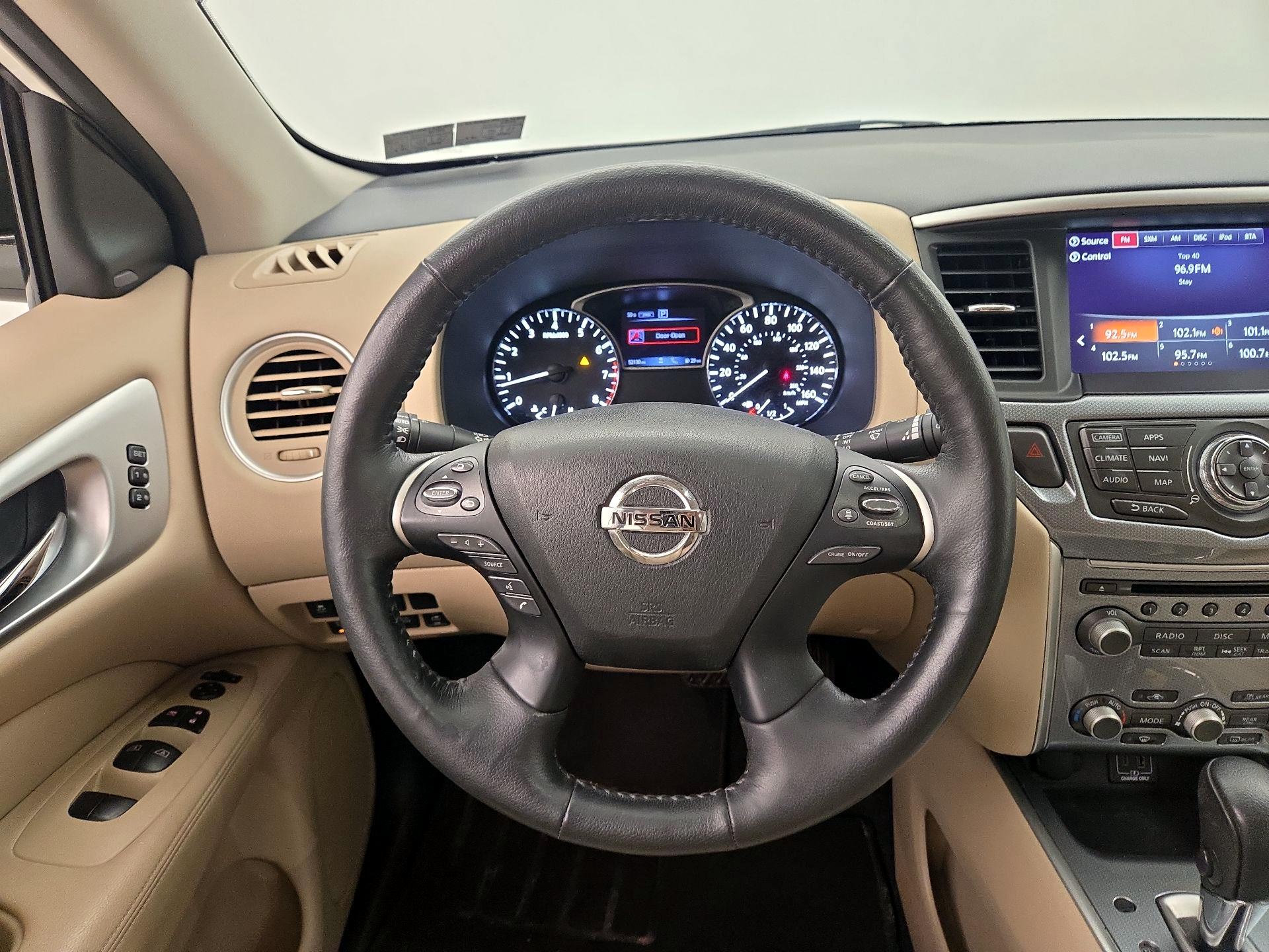 Thumbnail: 2020 Nissan Pathfinder - 10