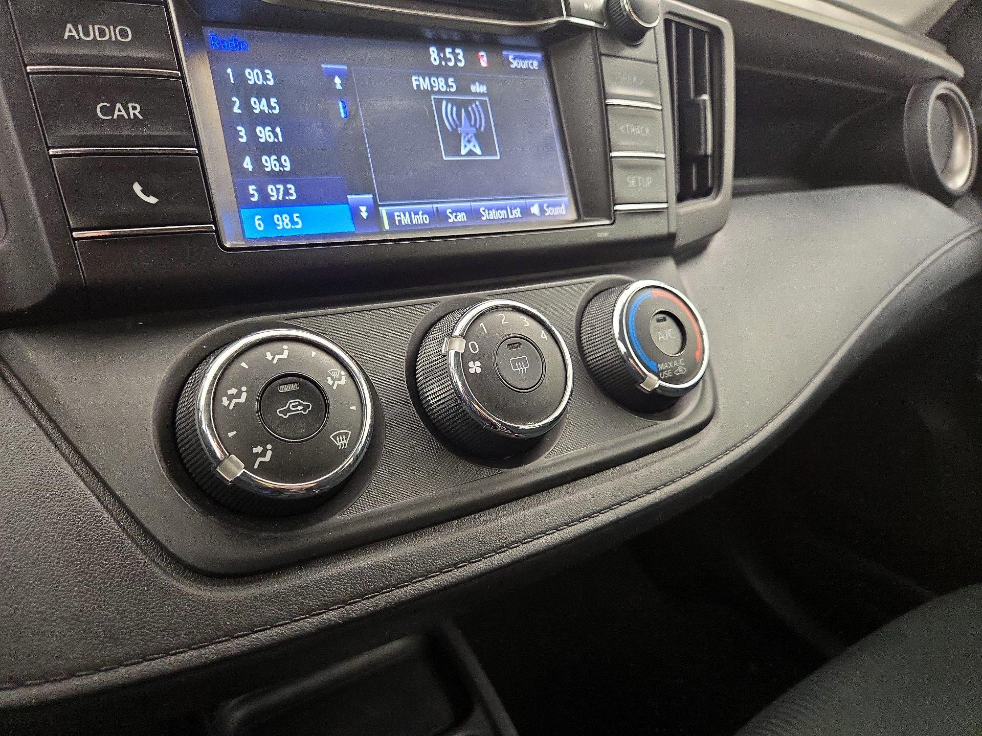 Thumbnail: 2016 Toyota RAV4 - 16