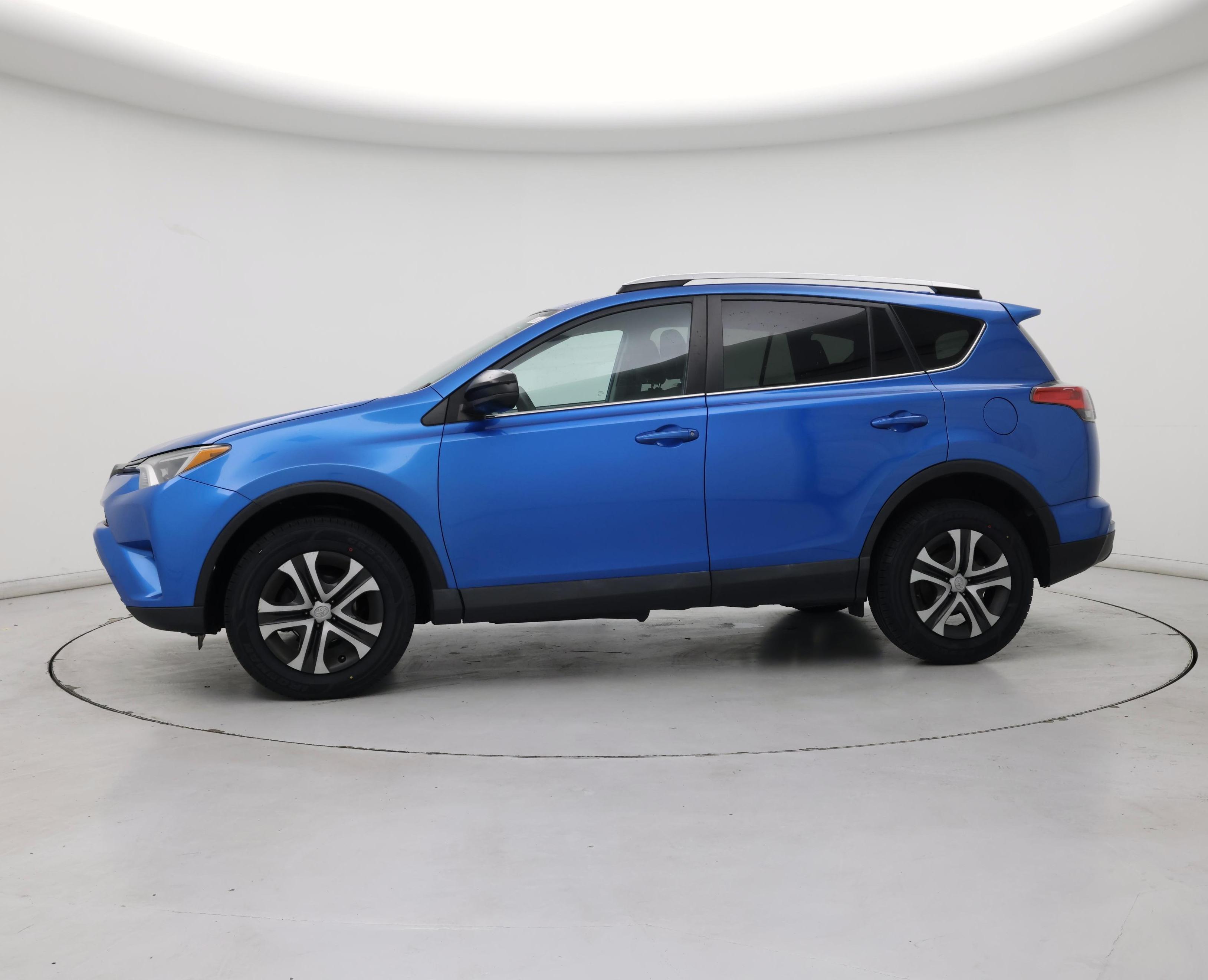 Thumbnail: 2016 Toyota RAV4 - 3