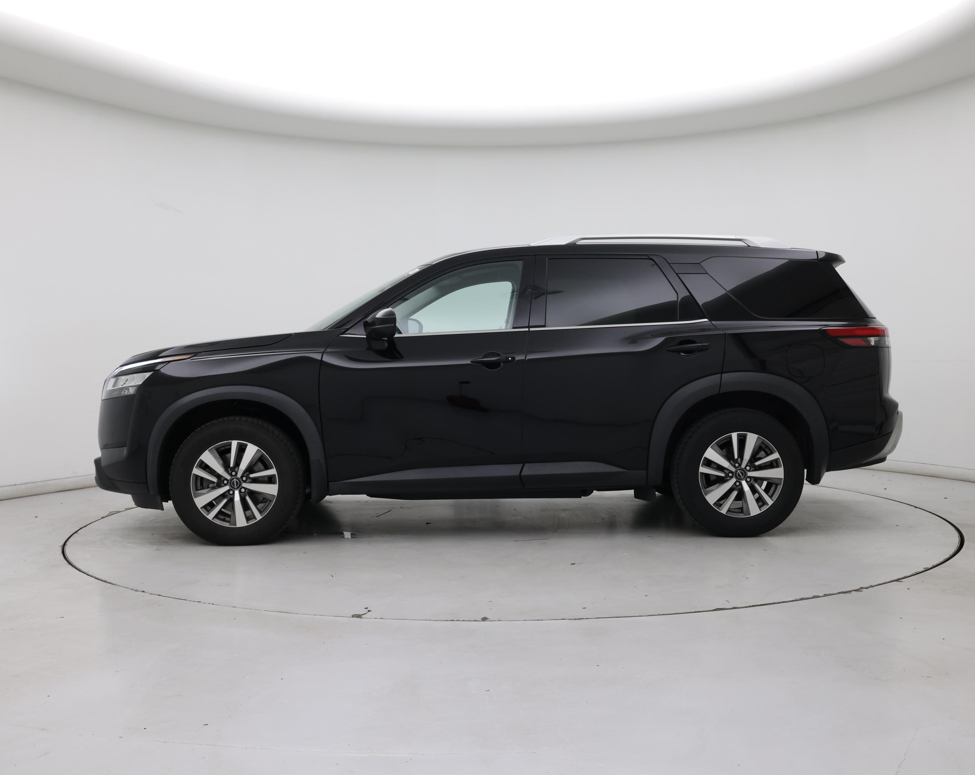 Thumbnail: 2022 Nissan Pathfinder - 3