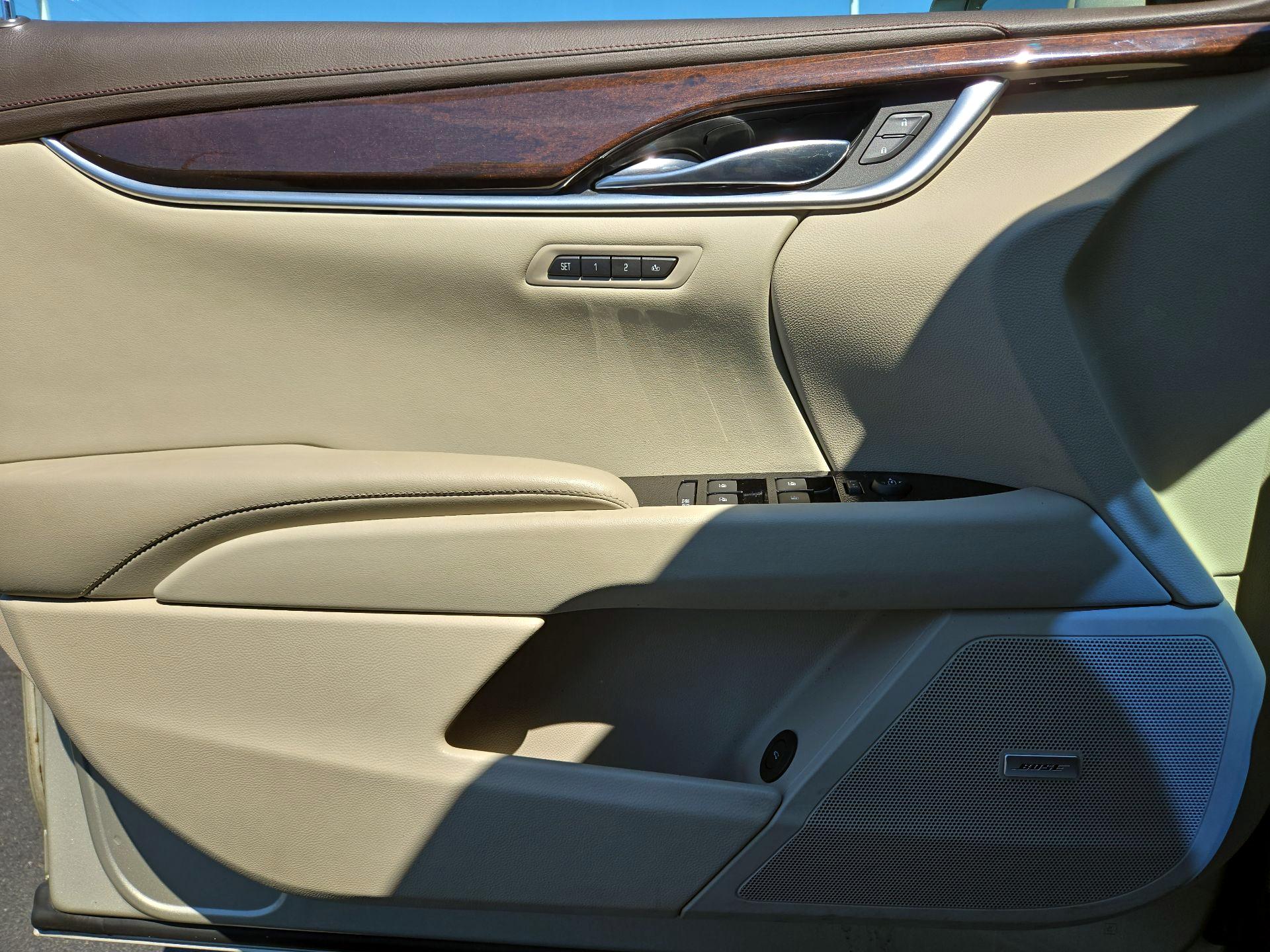 Thumbnail: 2016 Cadillac XTS - 10