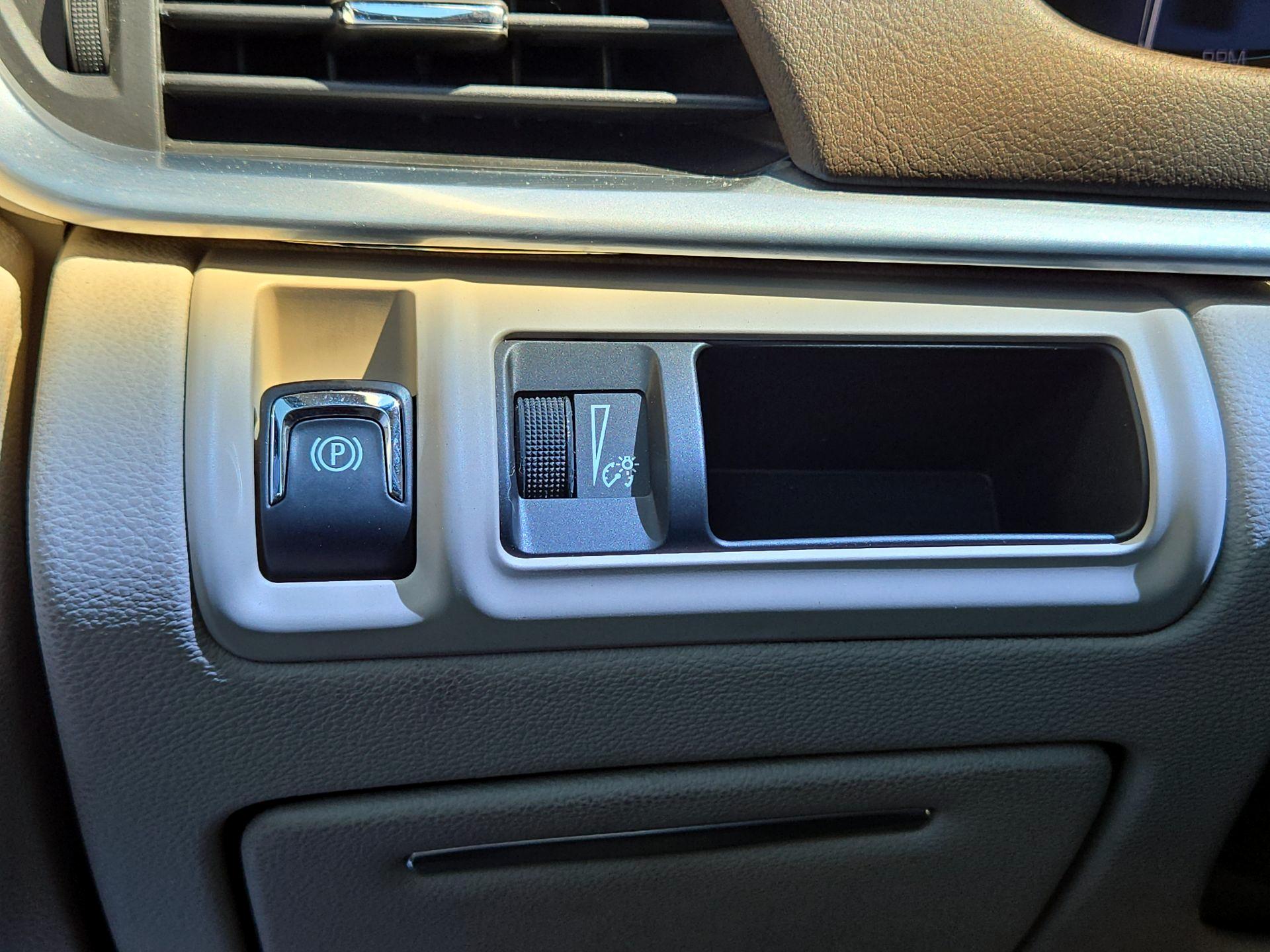 Thumbnail: 2016 Cadillac XTS - 11