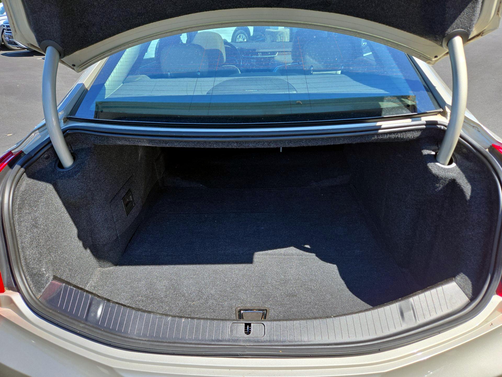 Thumbnail: 2016 Cadillac XTS - 20