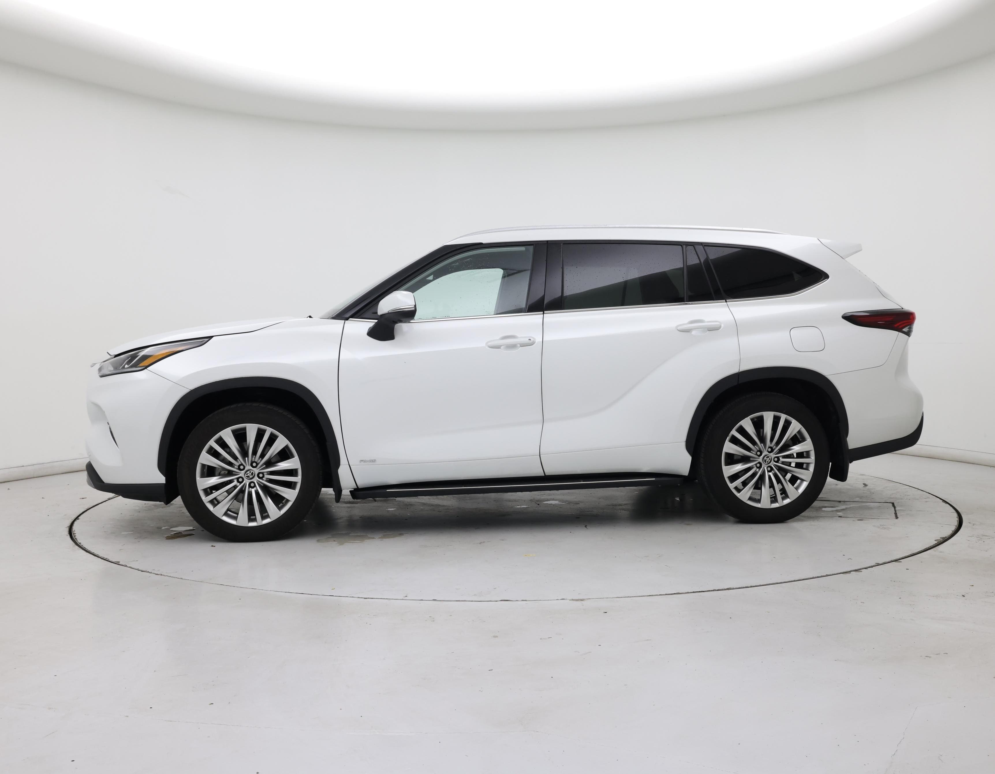Thumbnail: 2025 Toyota Highlander - 3