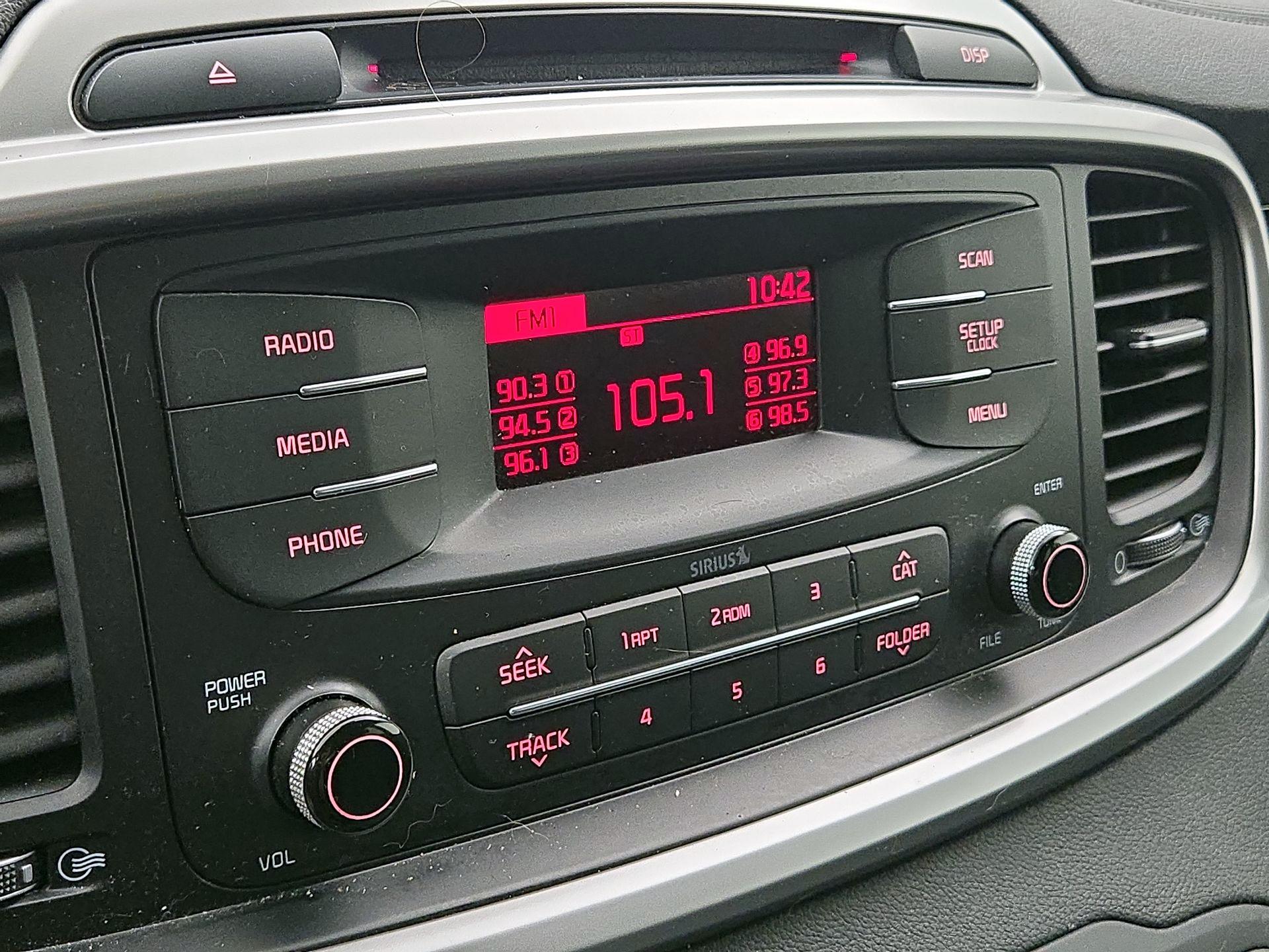 Thumbnail: 2016 Kia Sorento - 14