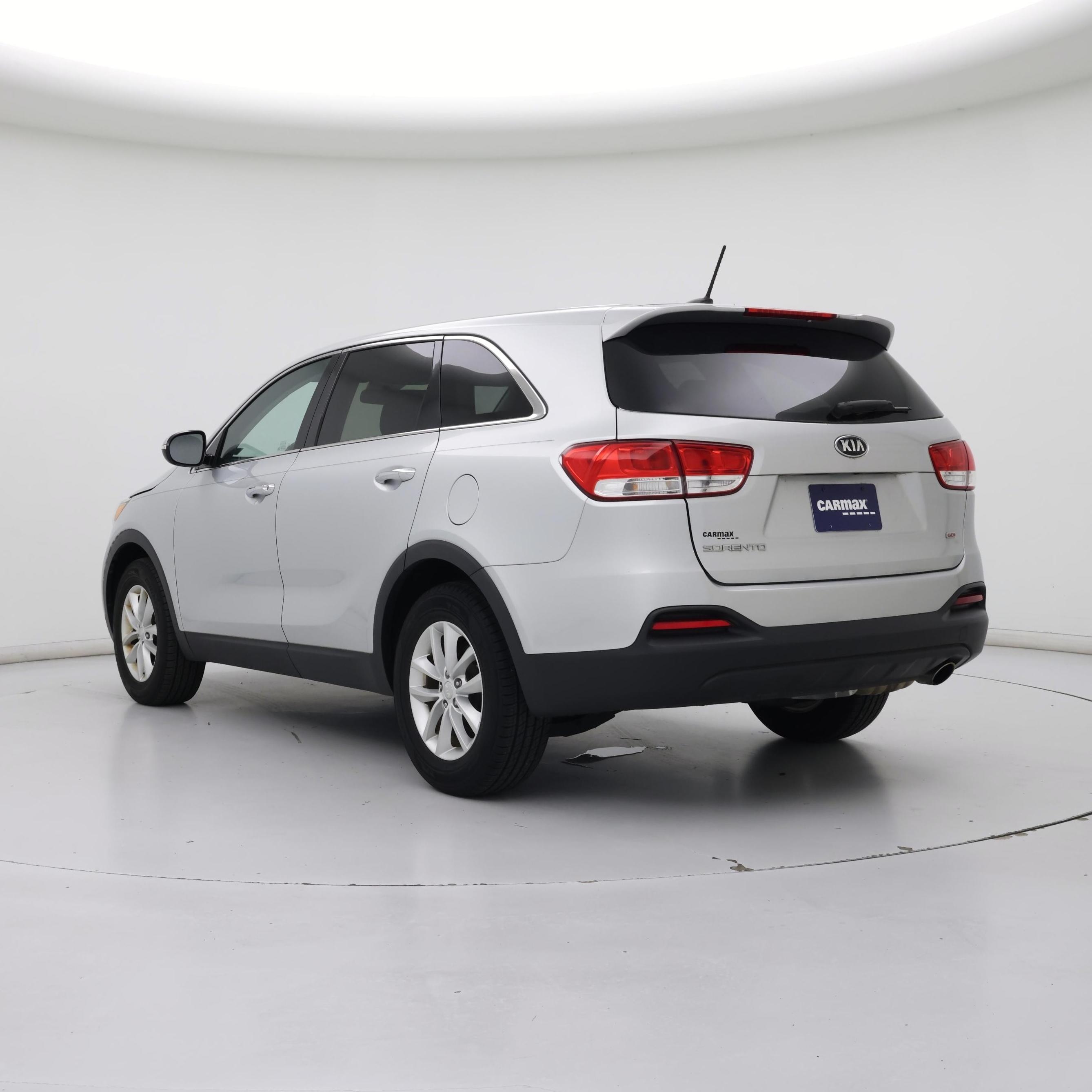 Thumbnail: 2016 Kia Sorento - 2