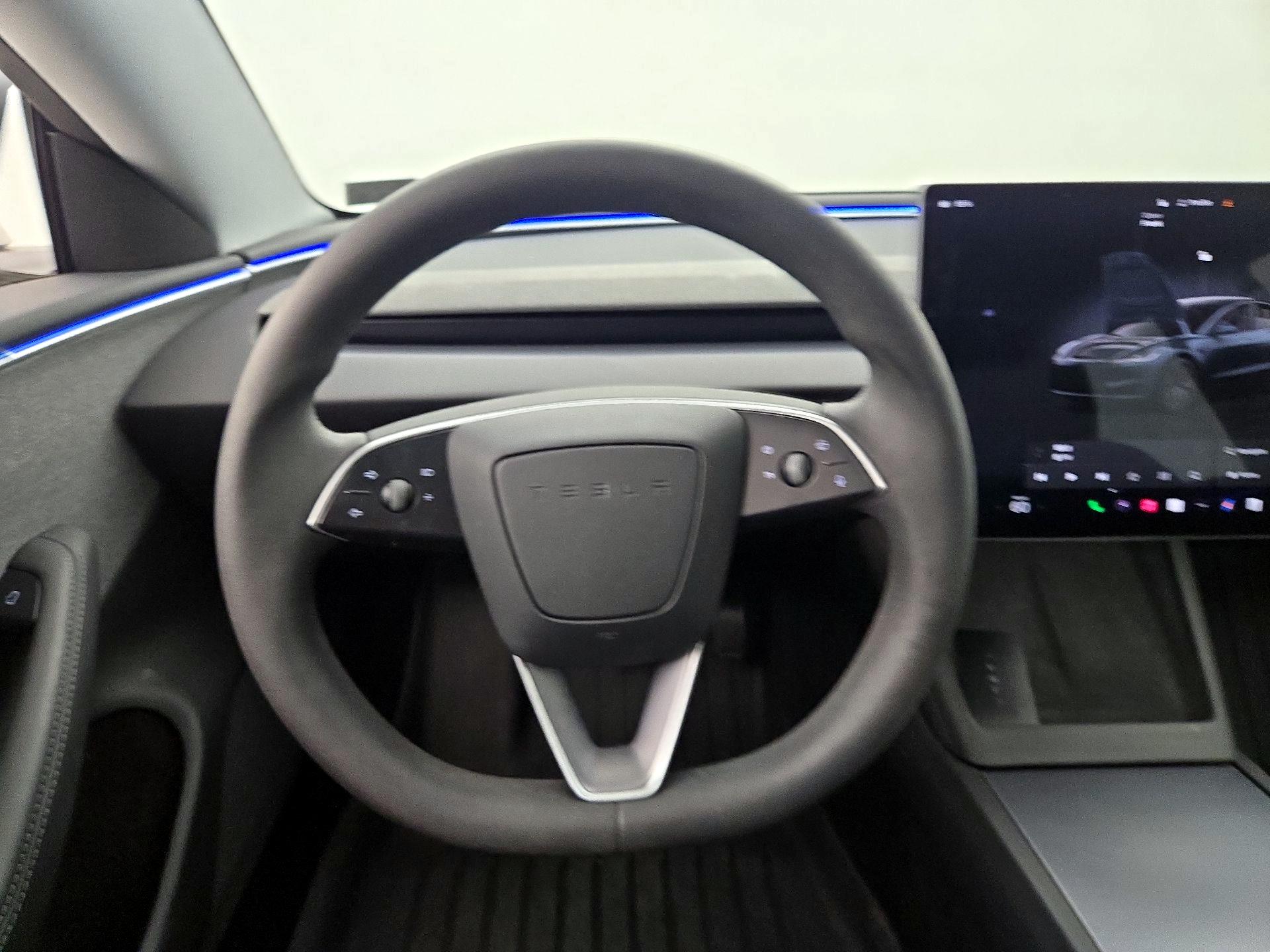Thumbnail: 2025 Tesla Model 3 - 10